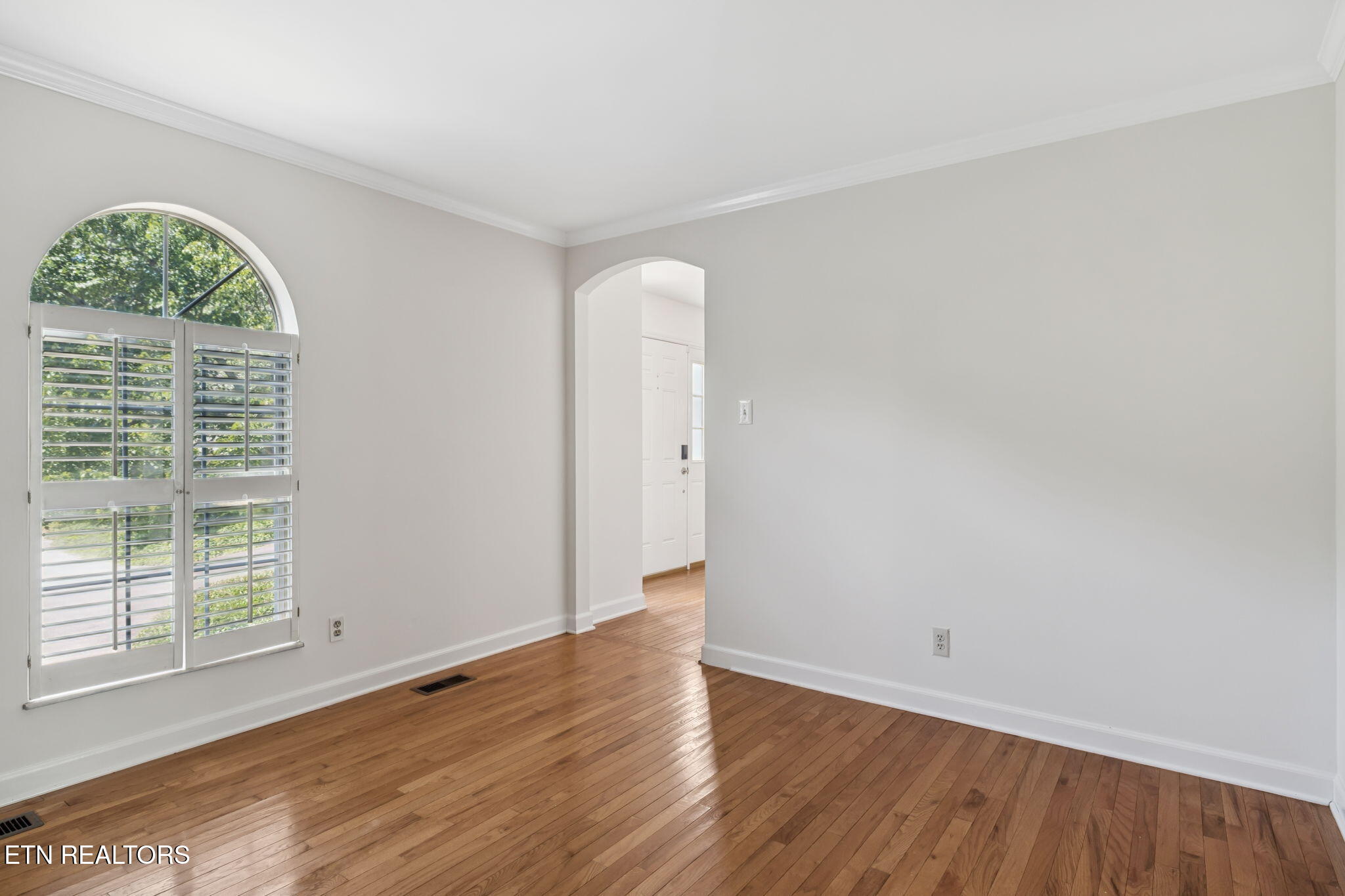 1440 Queensbridge Drive Property Photo 8