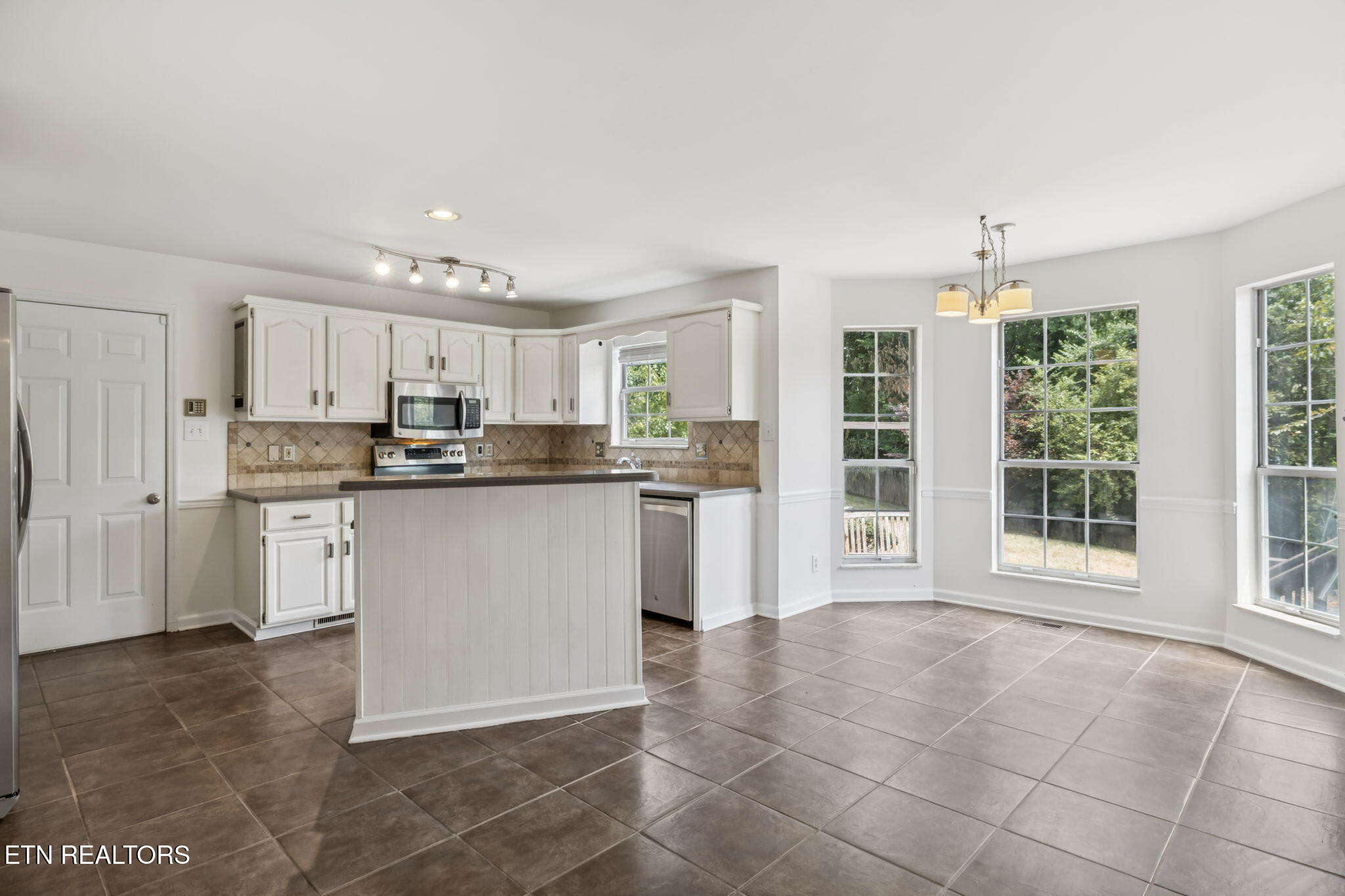 1440 Queensbridge Drive Property Photo 12