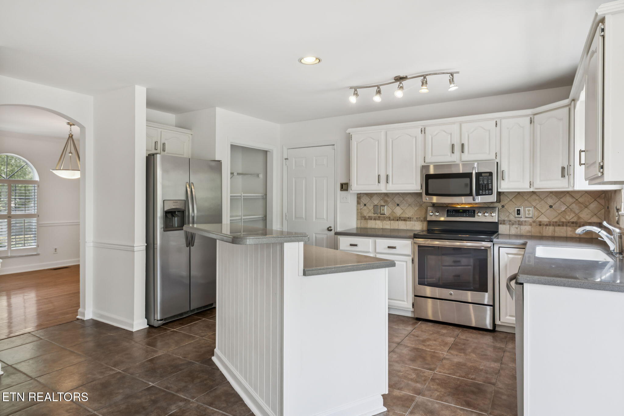 1440 Queensbridge Drive Property Photo 14