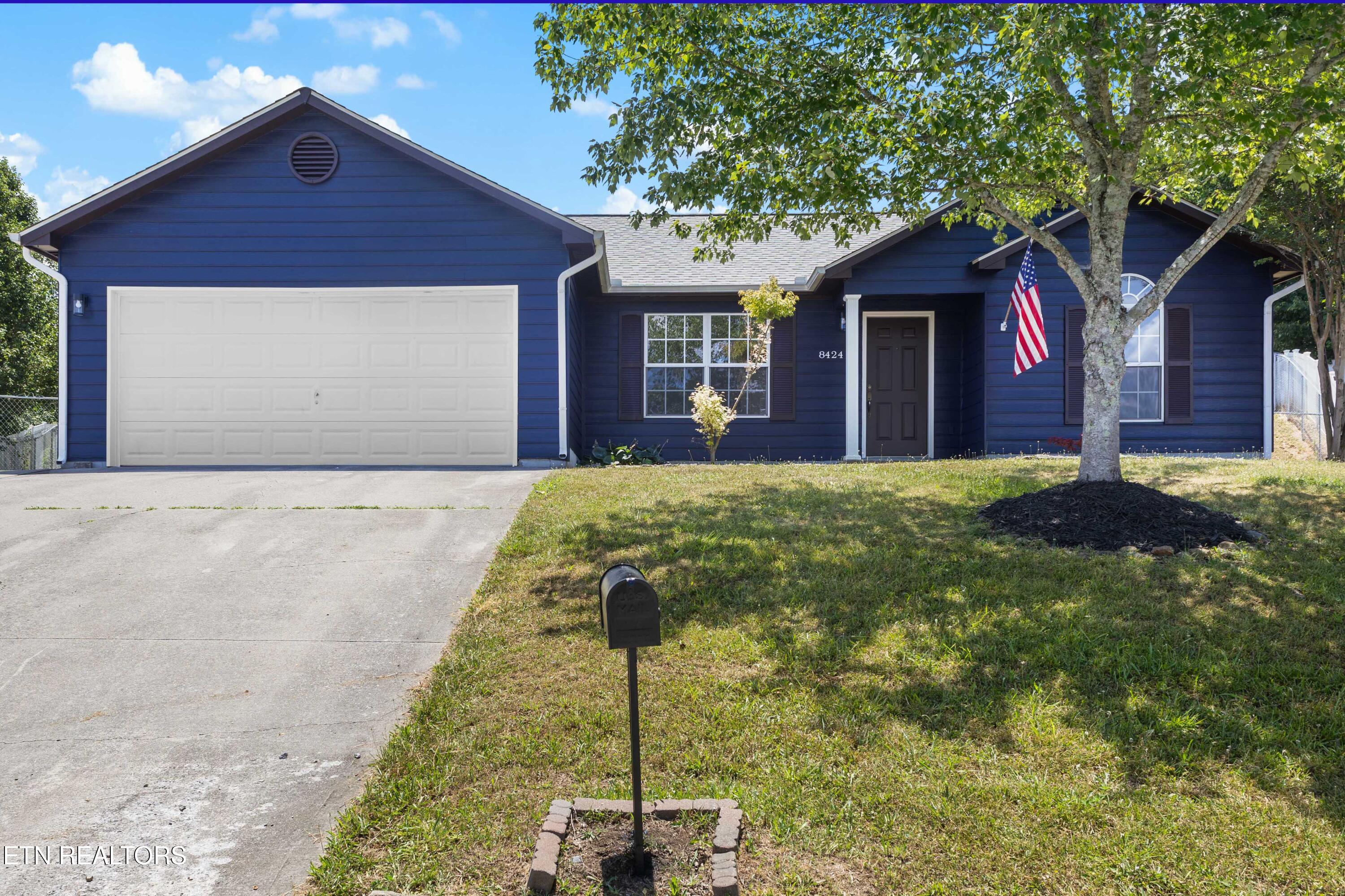 8424 Gardenside Lane Lane Property Photo 1