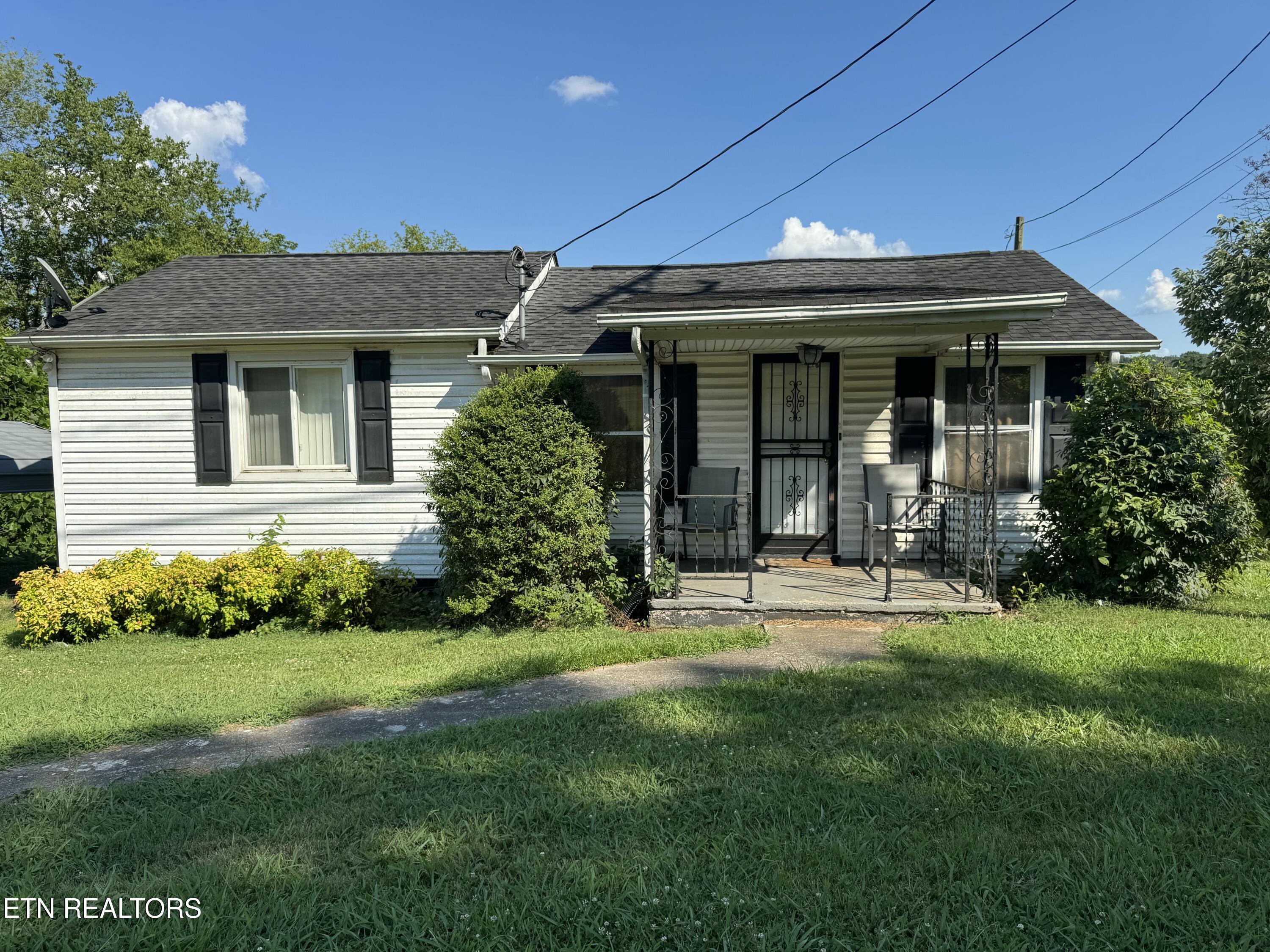 1063 Boyds Creek Hwy Property Photo 1