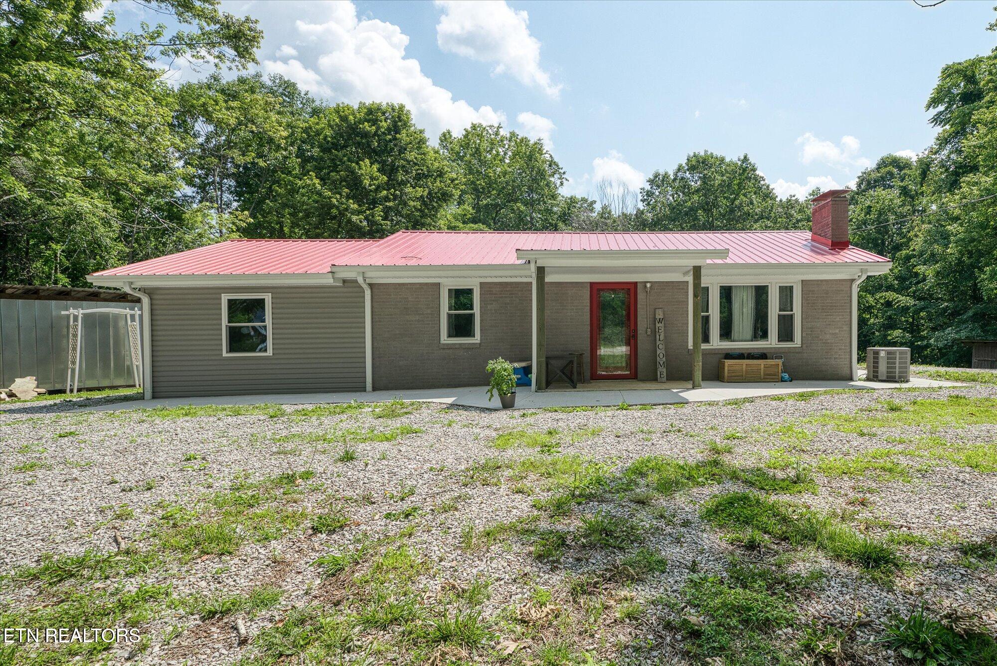 2330 Hilham Hwy Property Photo 1