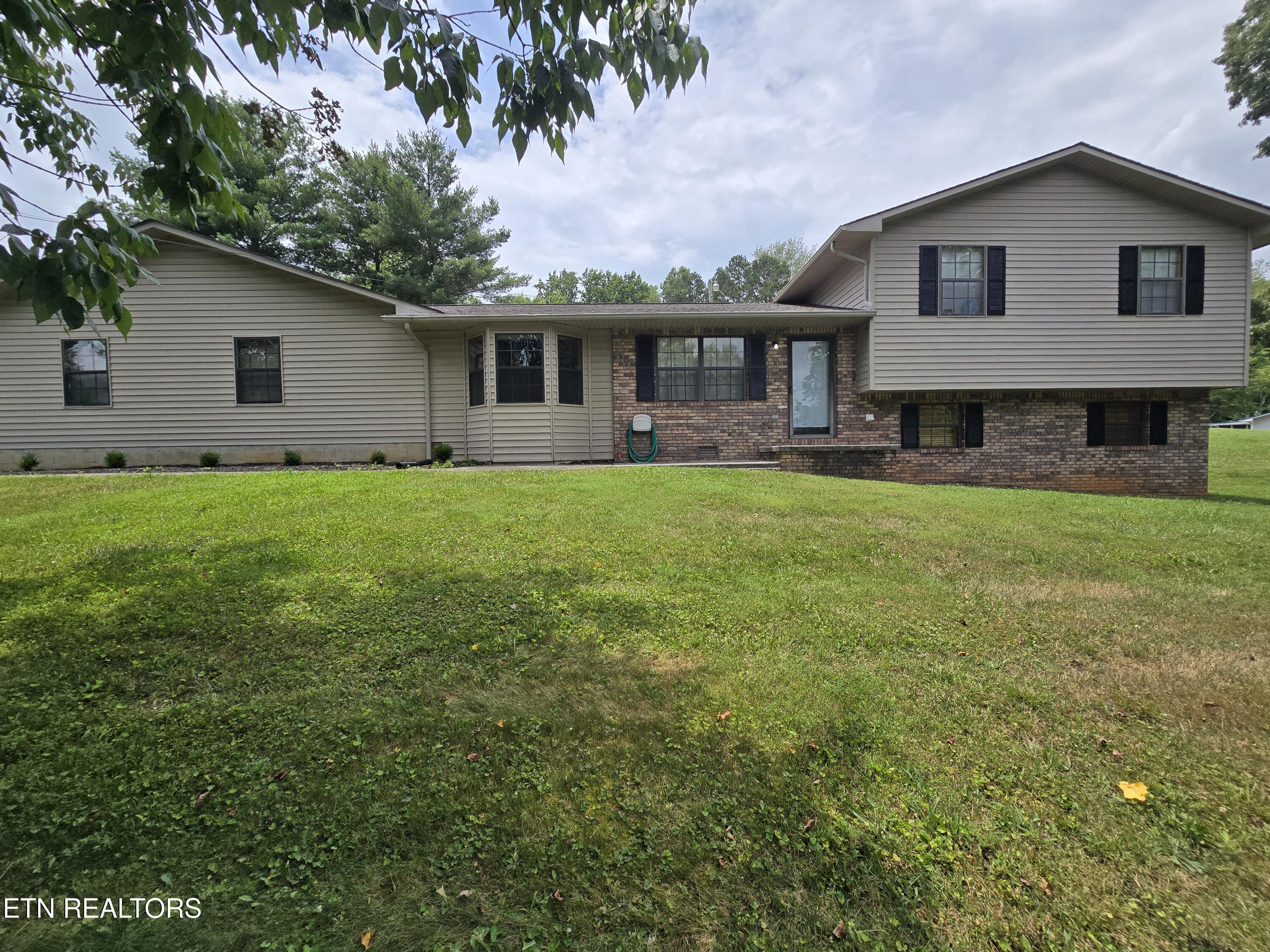 321 Cardwell Drive Property Photo 1