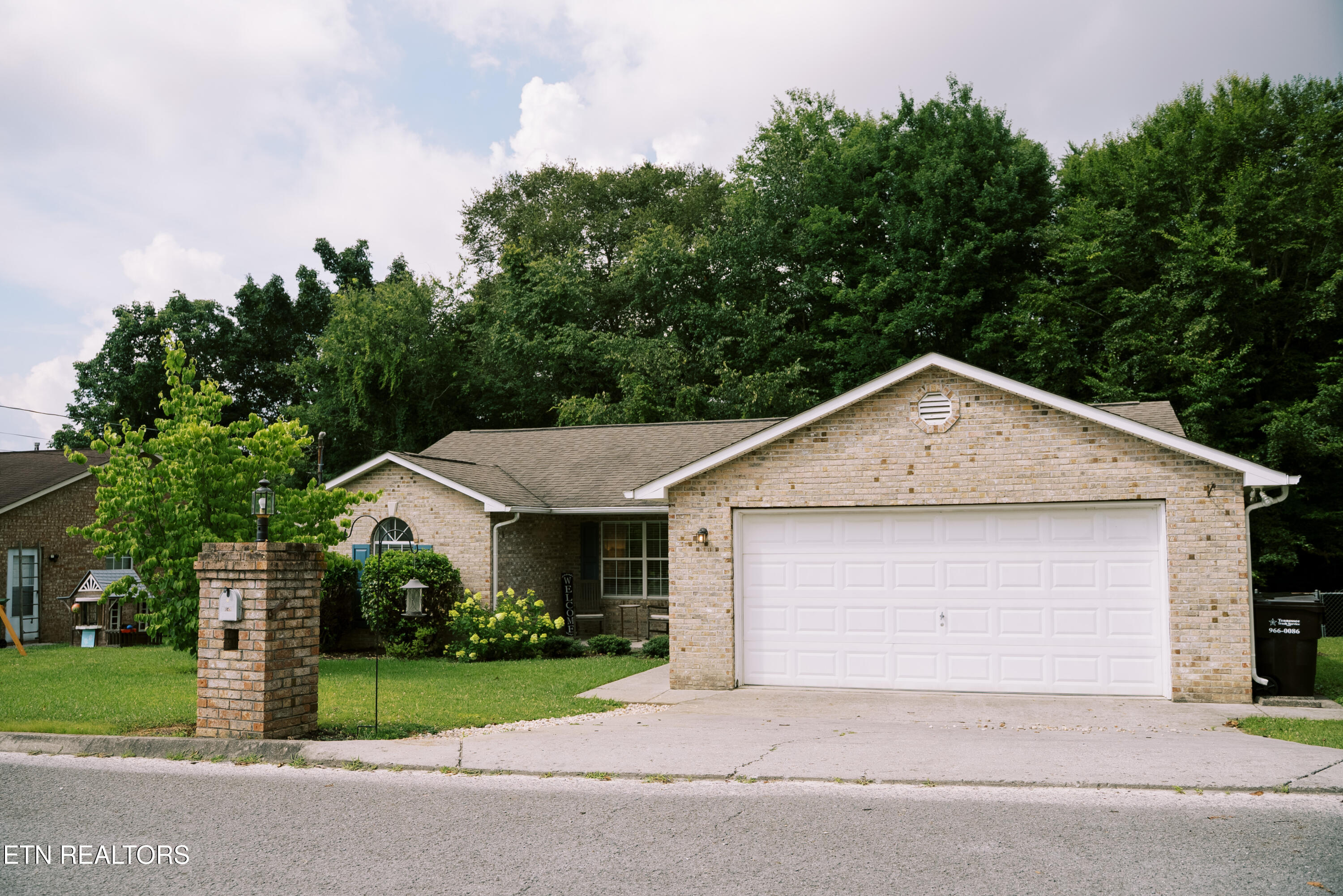 8149 Florence Gardens Rd Property Photo 1