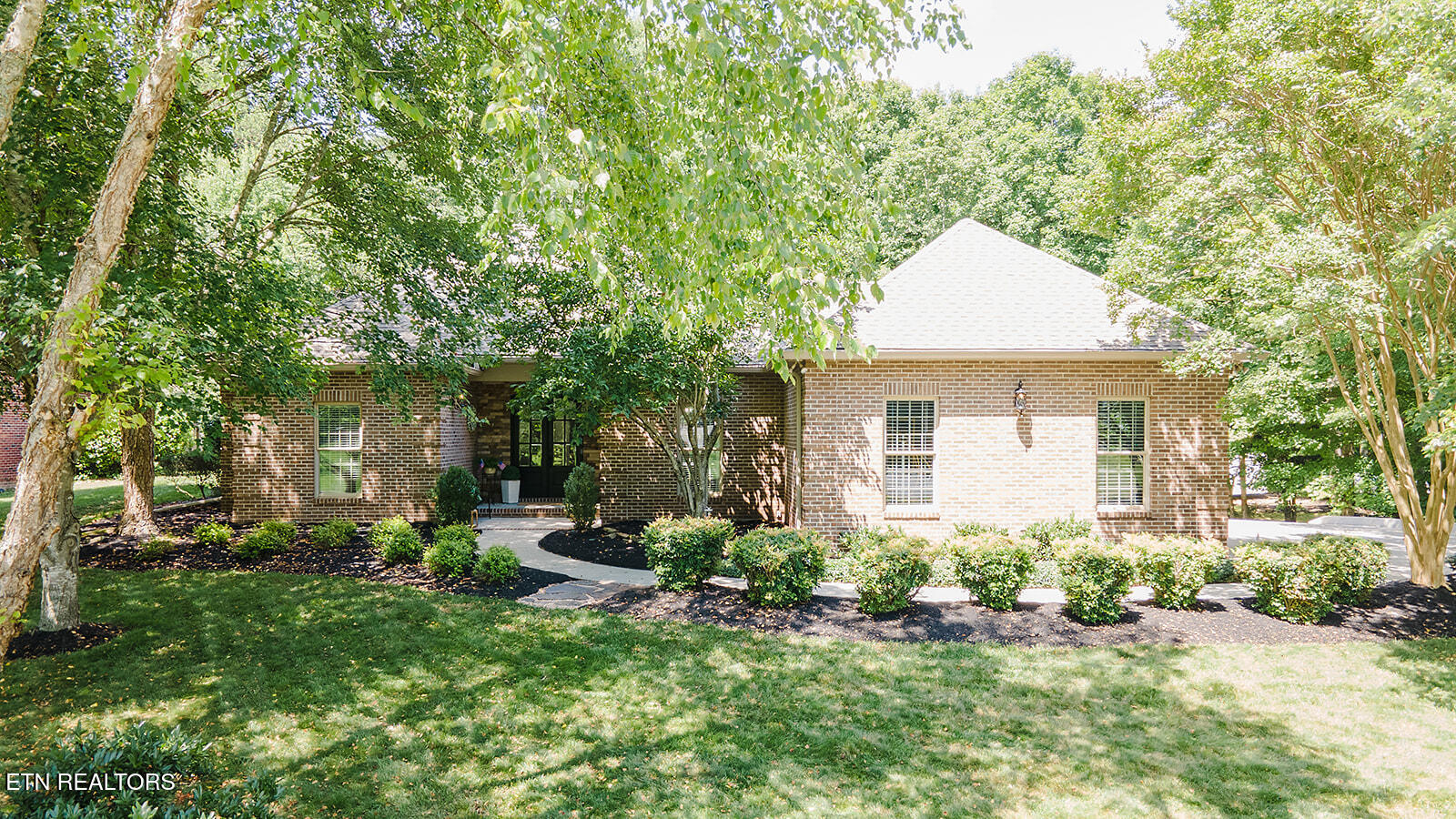 5400 Kesterbrooke Blvd Property Photo 1