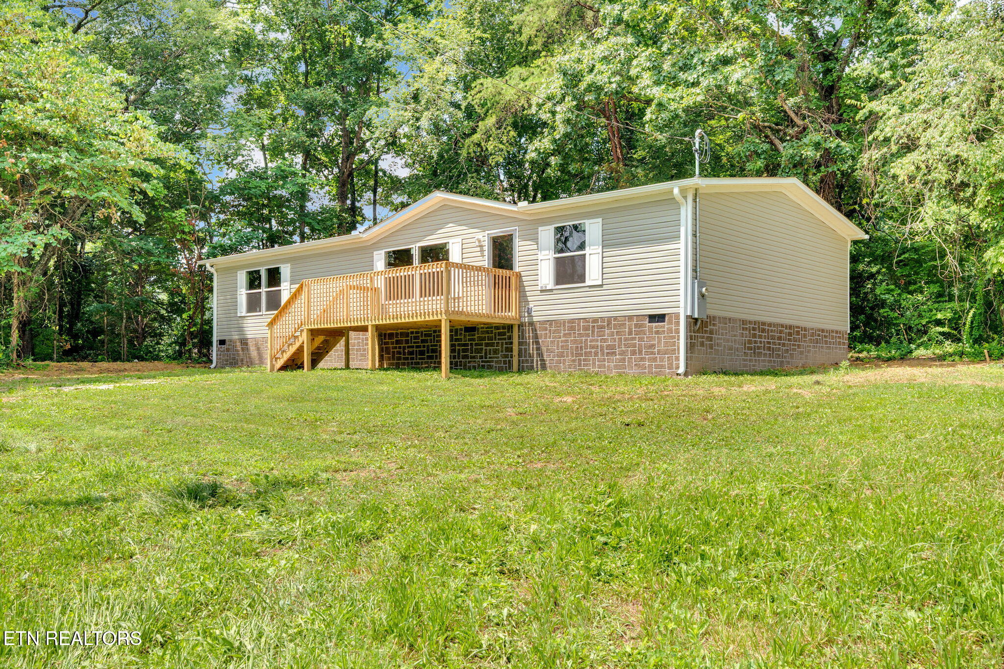 8518 Norris Lane Property Photo 1
