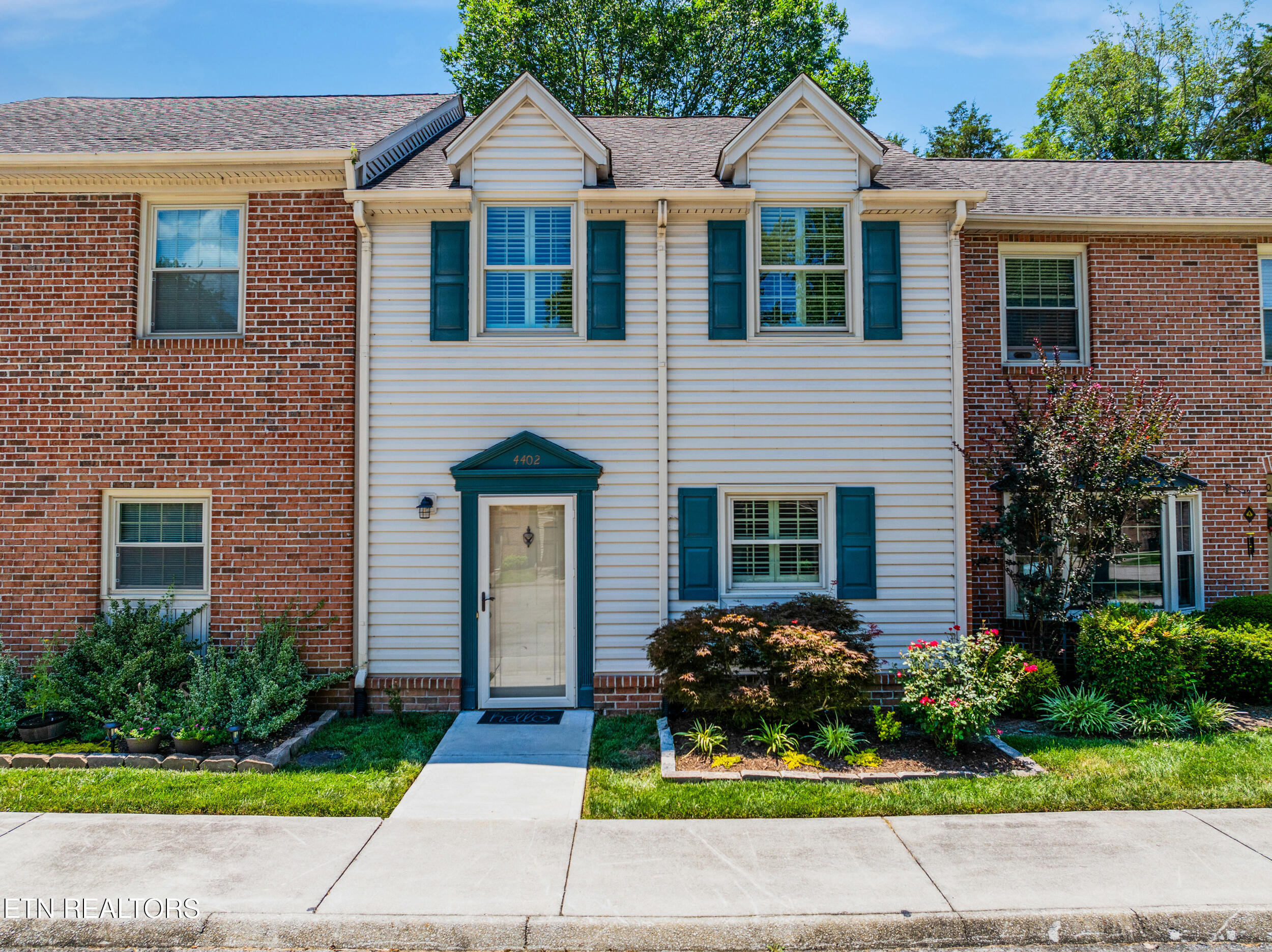 4402 Washington Court Property Photo 1