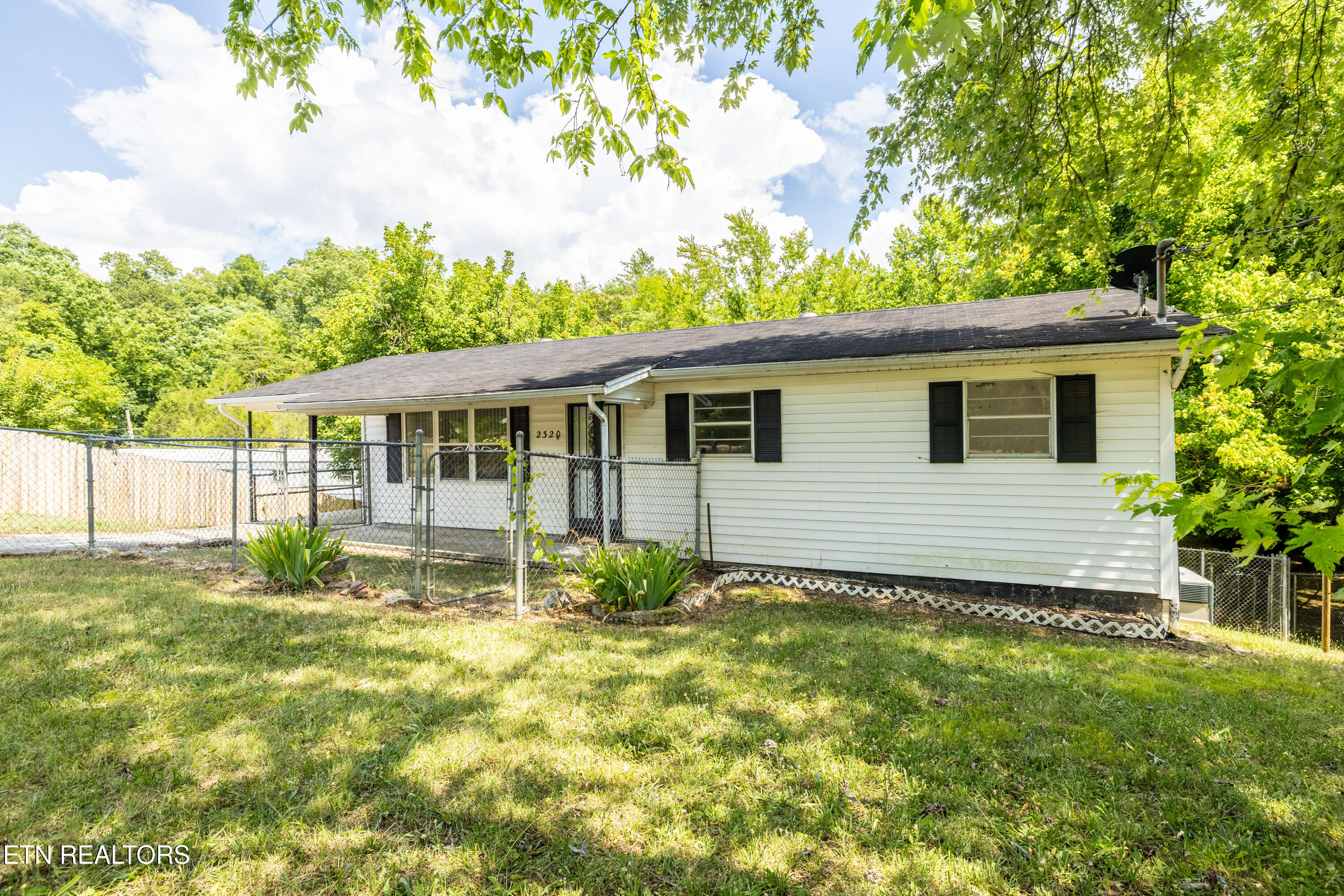 2320 Midway Rd Property Photo 1