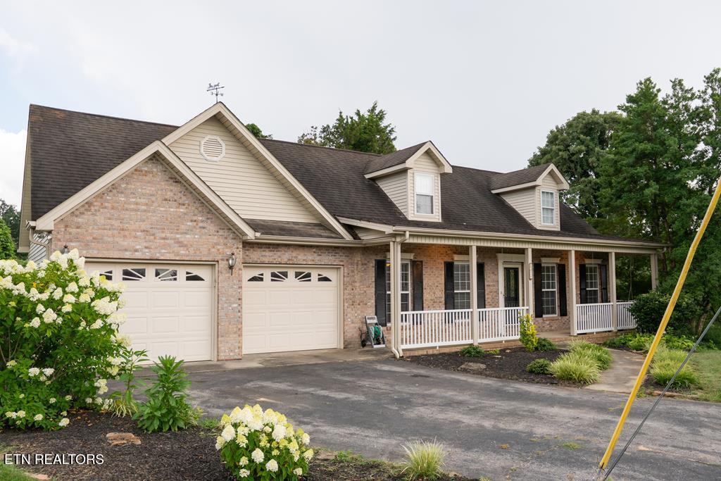 1374 Village Court Property Photo 1