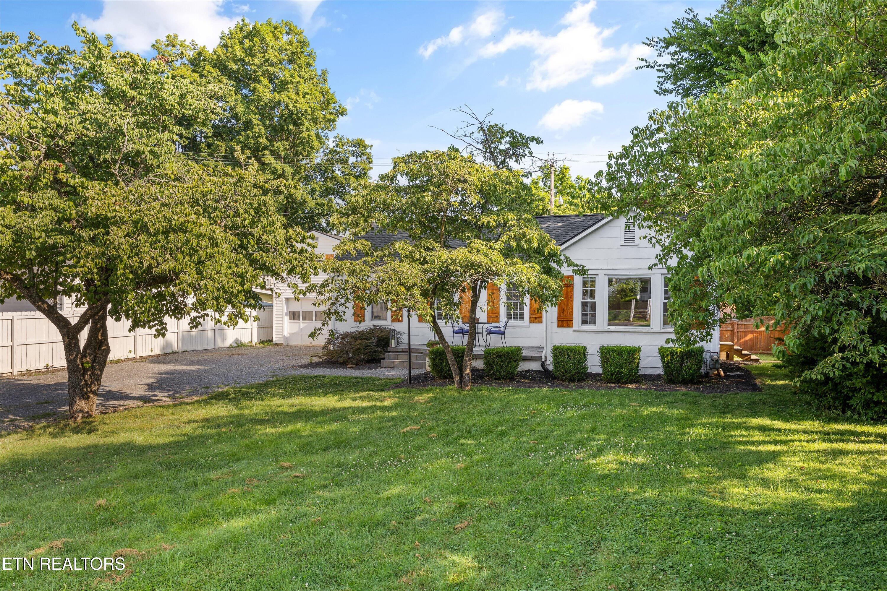 205 Doughty Drive Property Photo 1