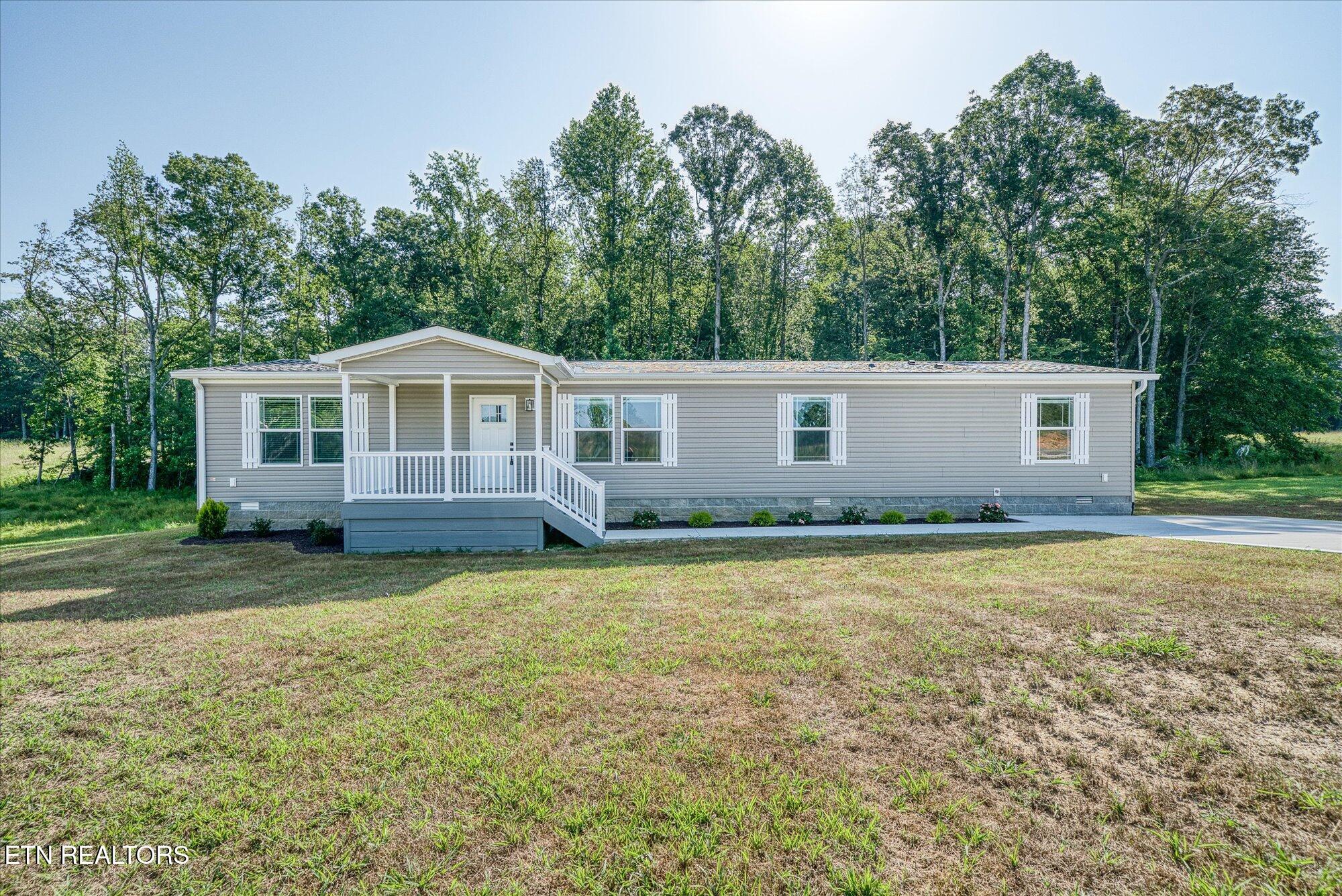 1800 Anna Maria Lane Property Photo 1