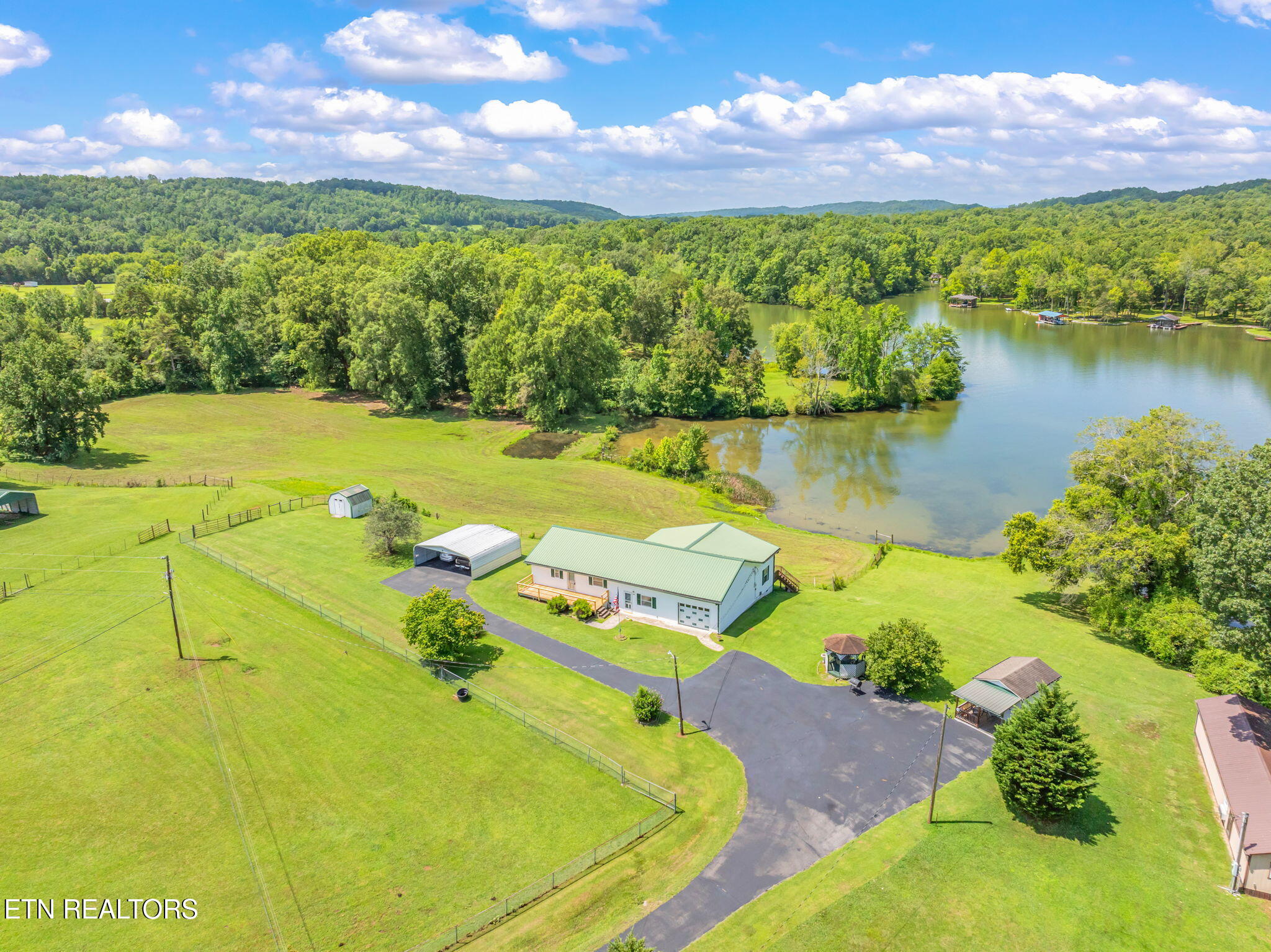 169 Ellis Rd Property Photo 1