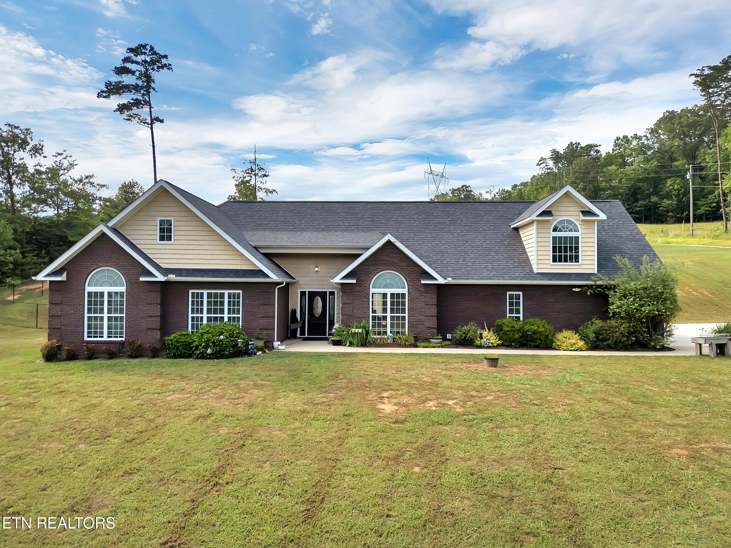 5728 Hickory Valley Rd Property Photo 1