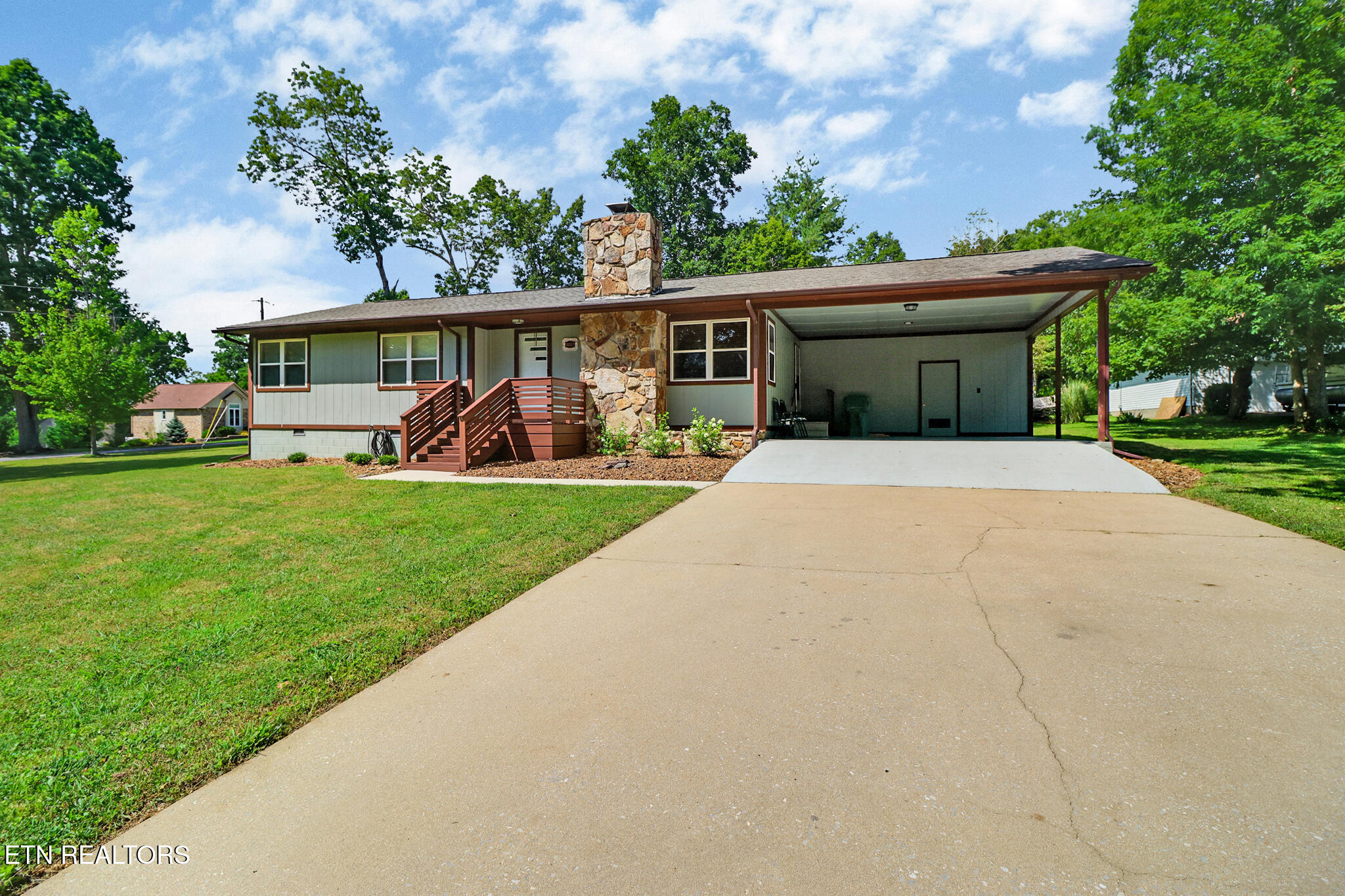 3027 Seminole Loop Property Photo 1
