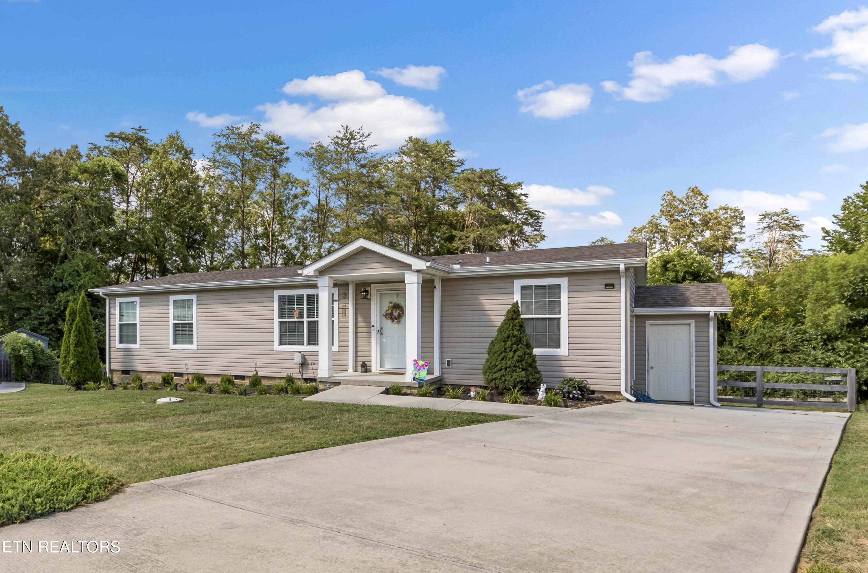7404 Harmon Creek Lane Property Photo 1