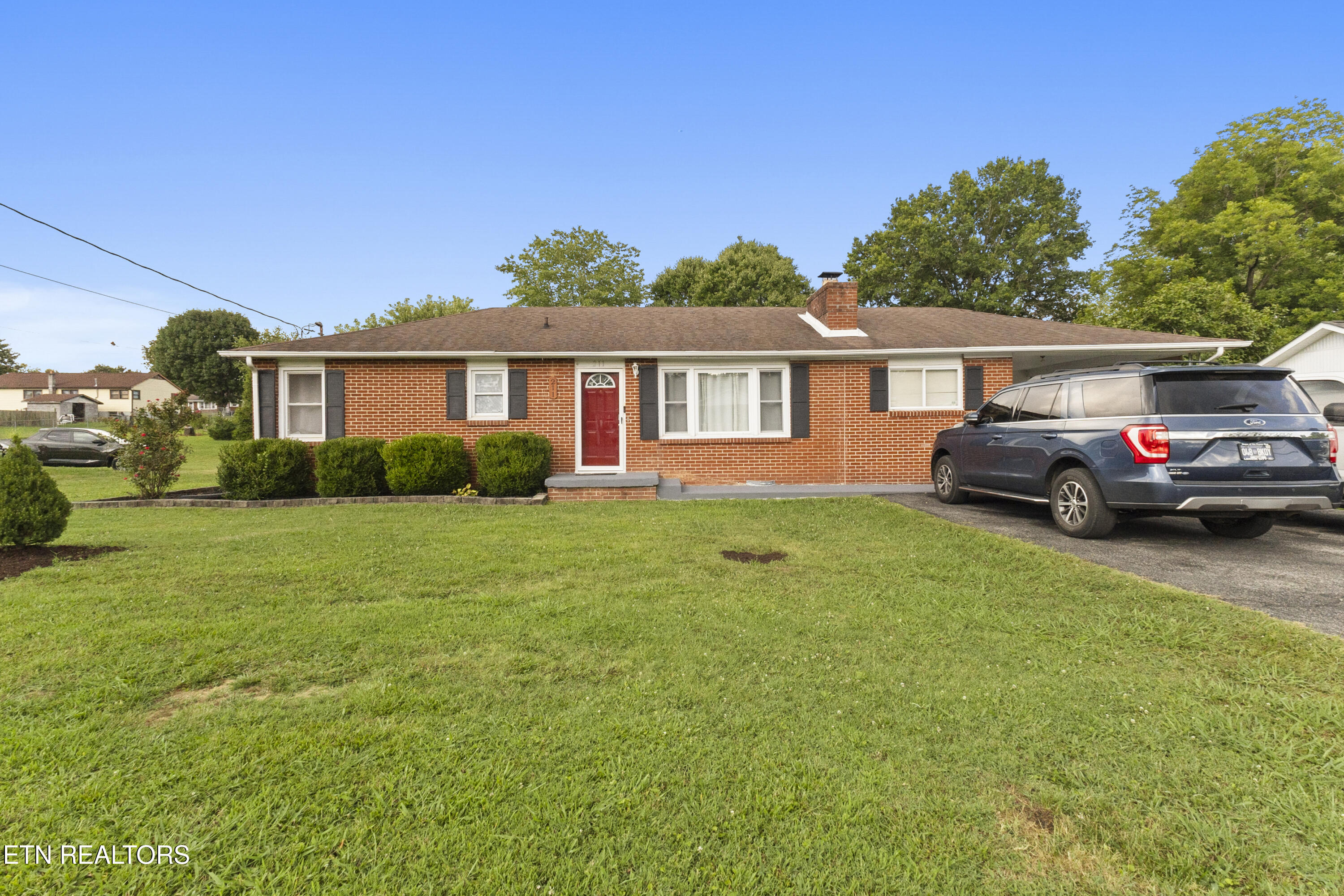 211 Willowbrook Drive Property Photo 1