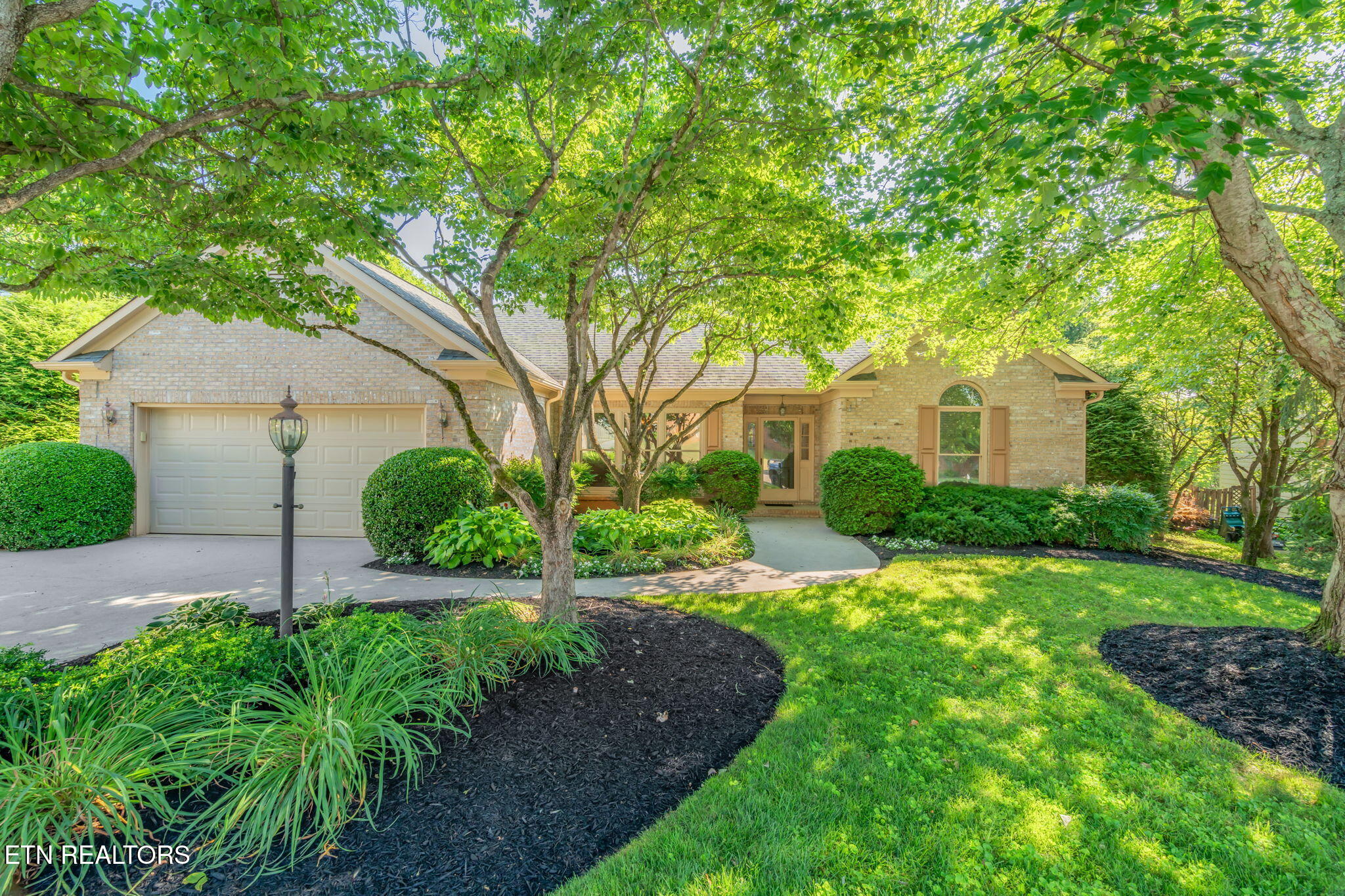 1904 Lakelet Court Property Photo 1