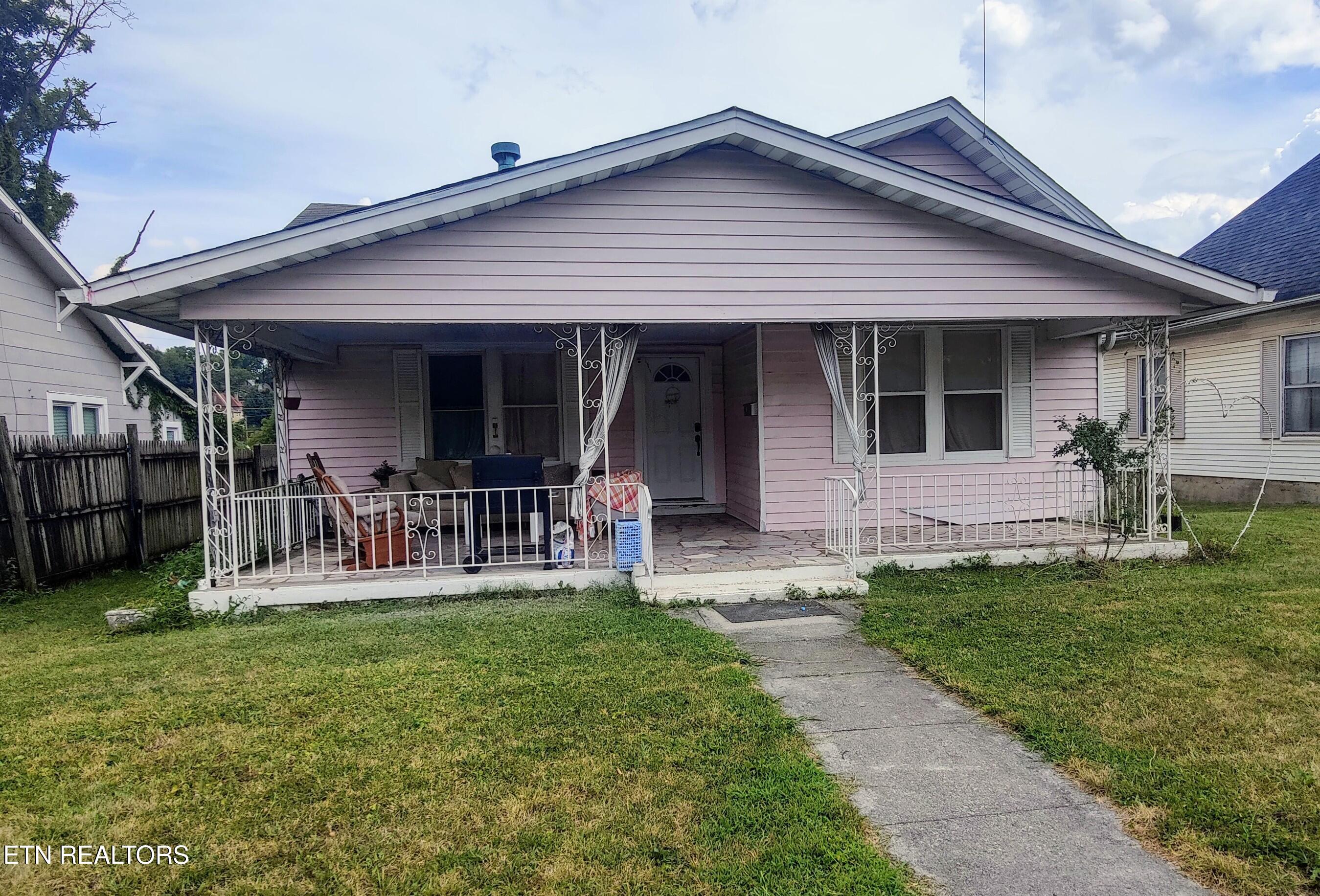 118 E Caldwell Ave Property Photo 1