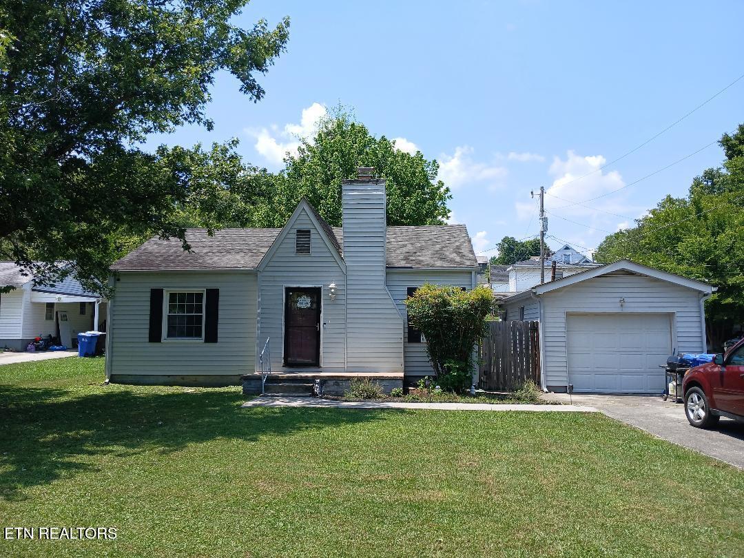 955 Poplar St Property Photo 1
