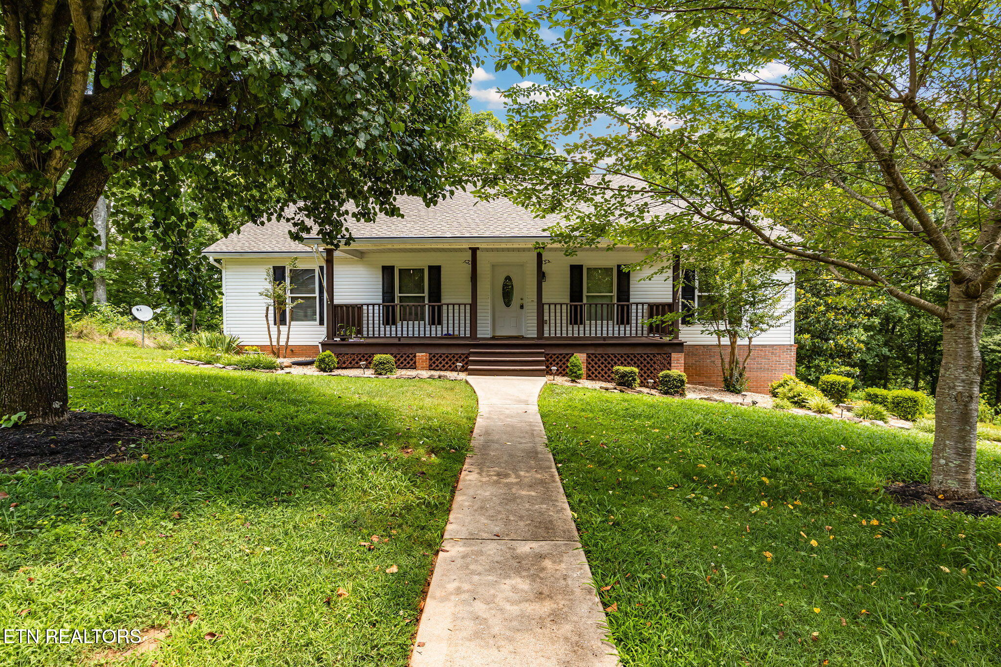 127 Lakeview Drive Property Photo