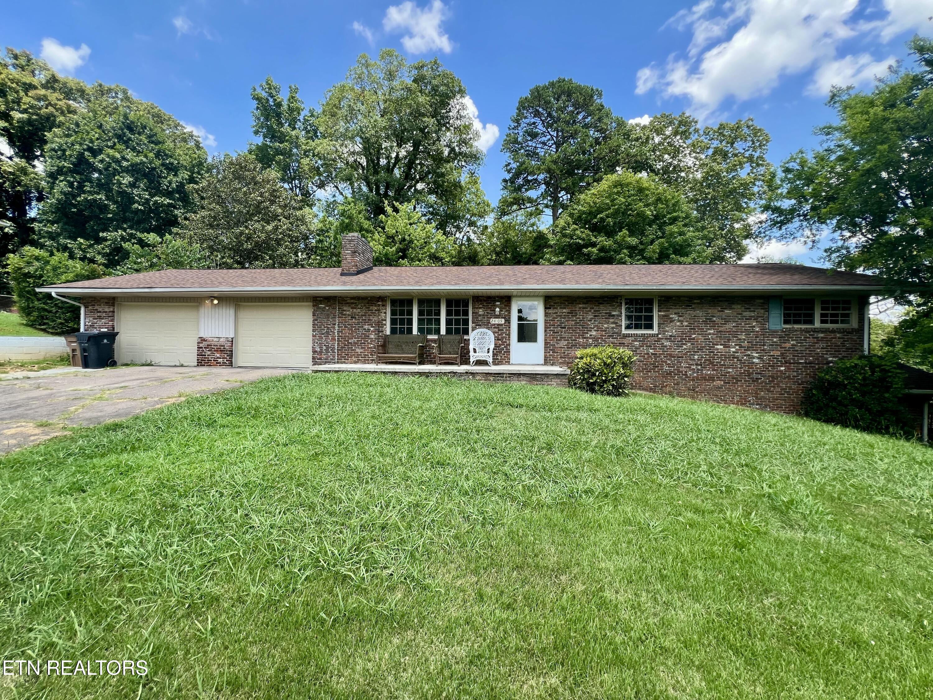 2405 Monterey Rd Property Photo 1