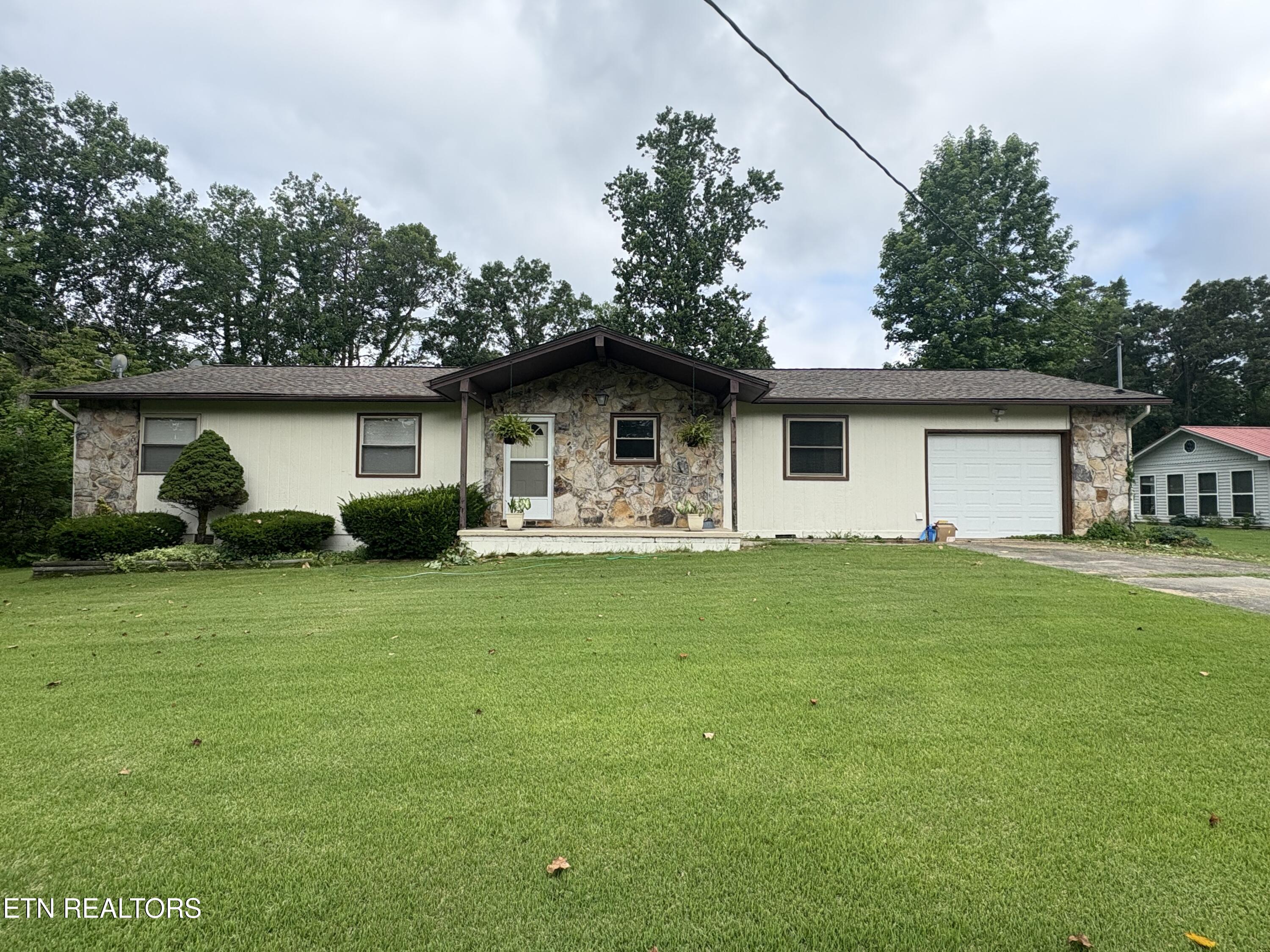 123 Stiles Lane Property Photo 1