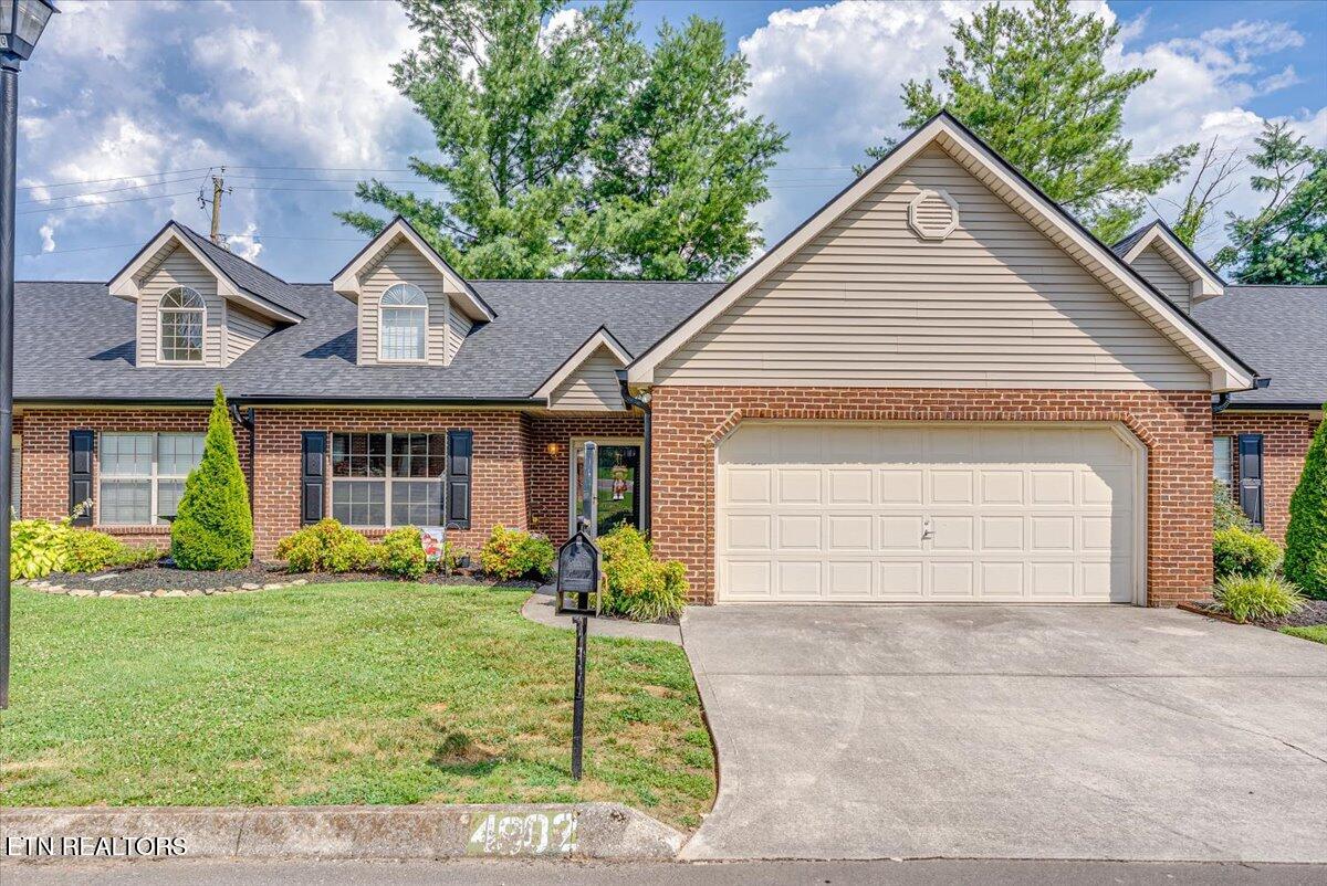 4802 Beverly Field Way
