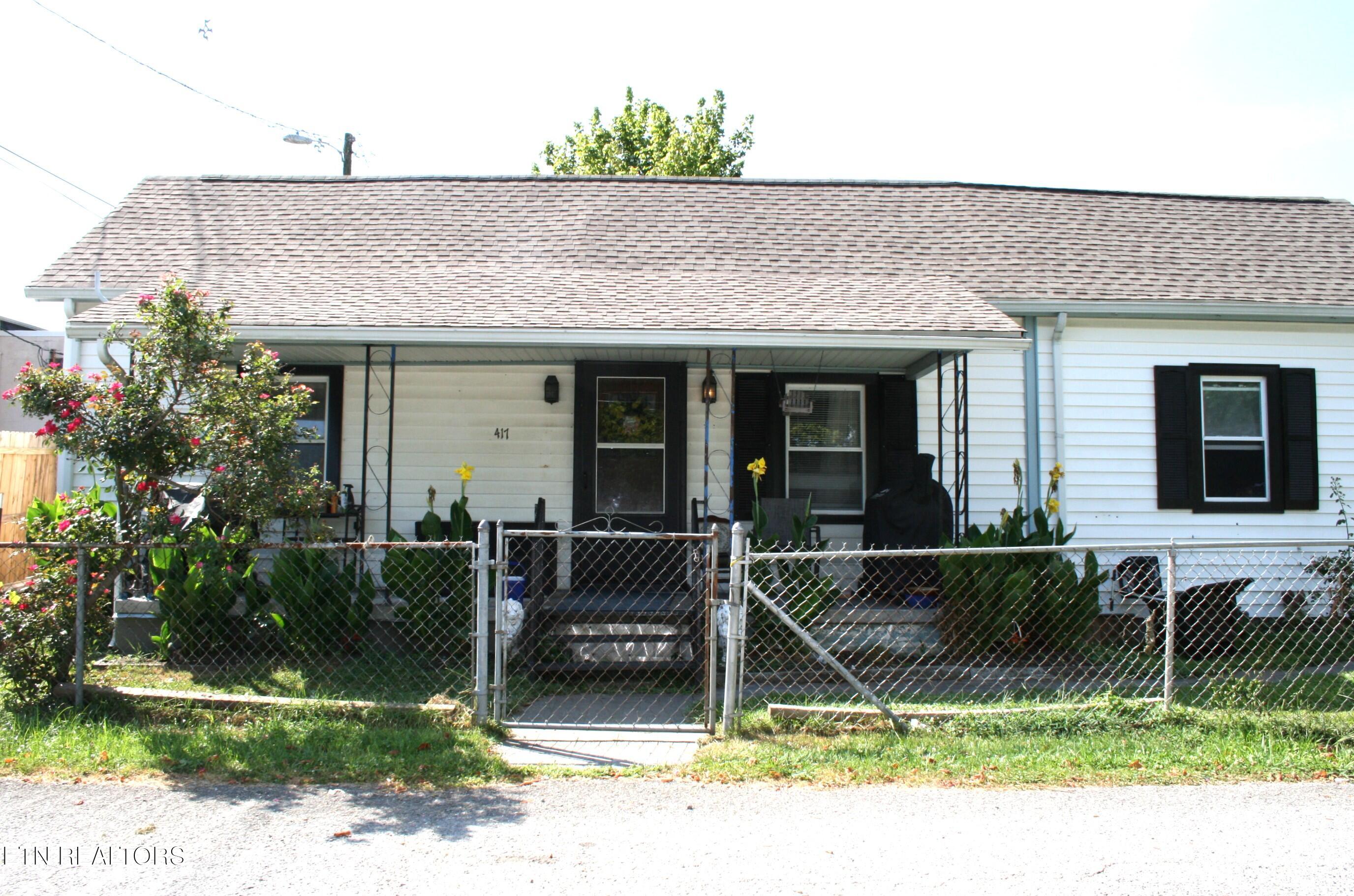 417 3rd St Property Photo 1