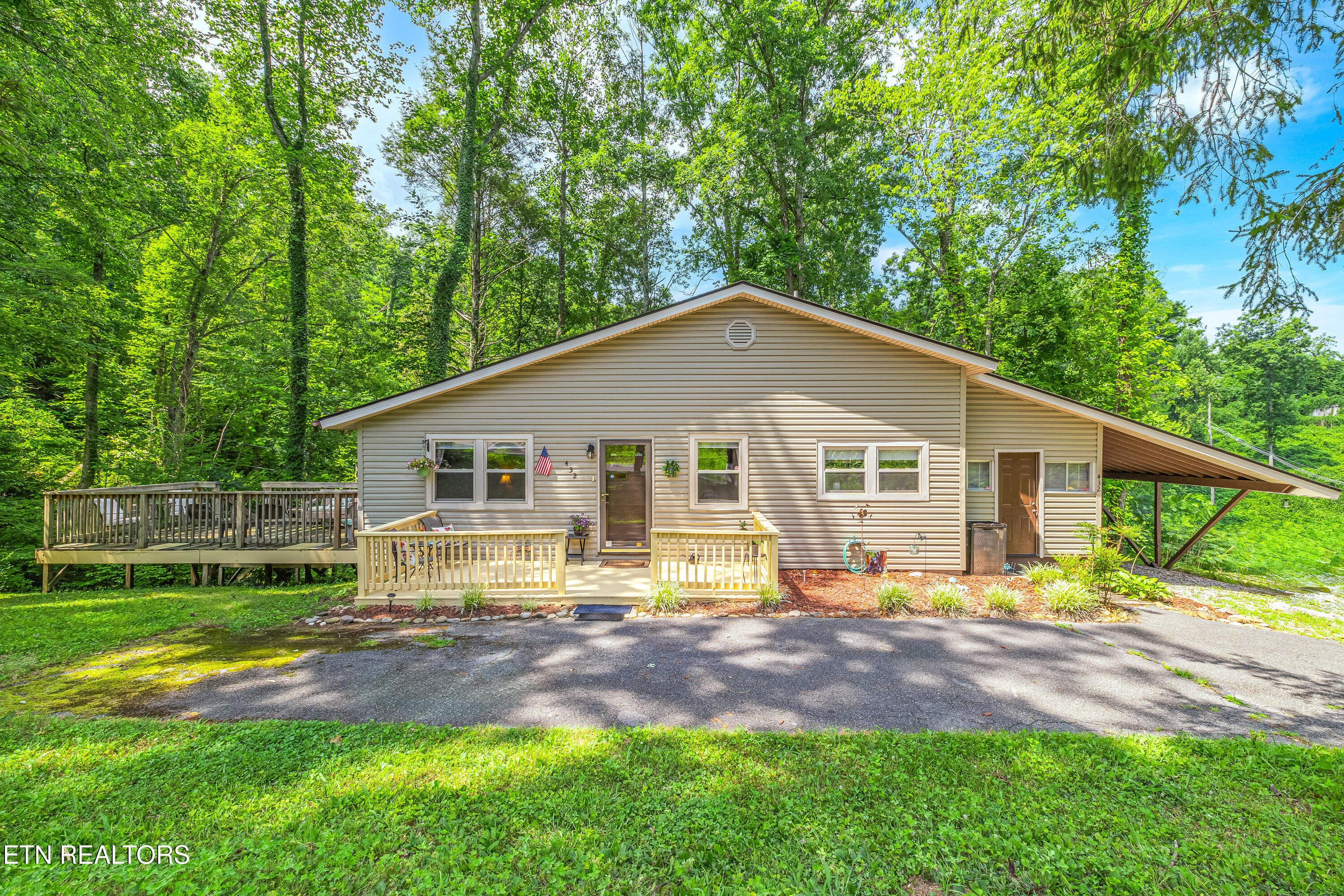432 W Loop Rd Property Photo 1