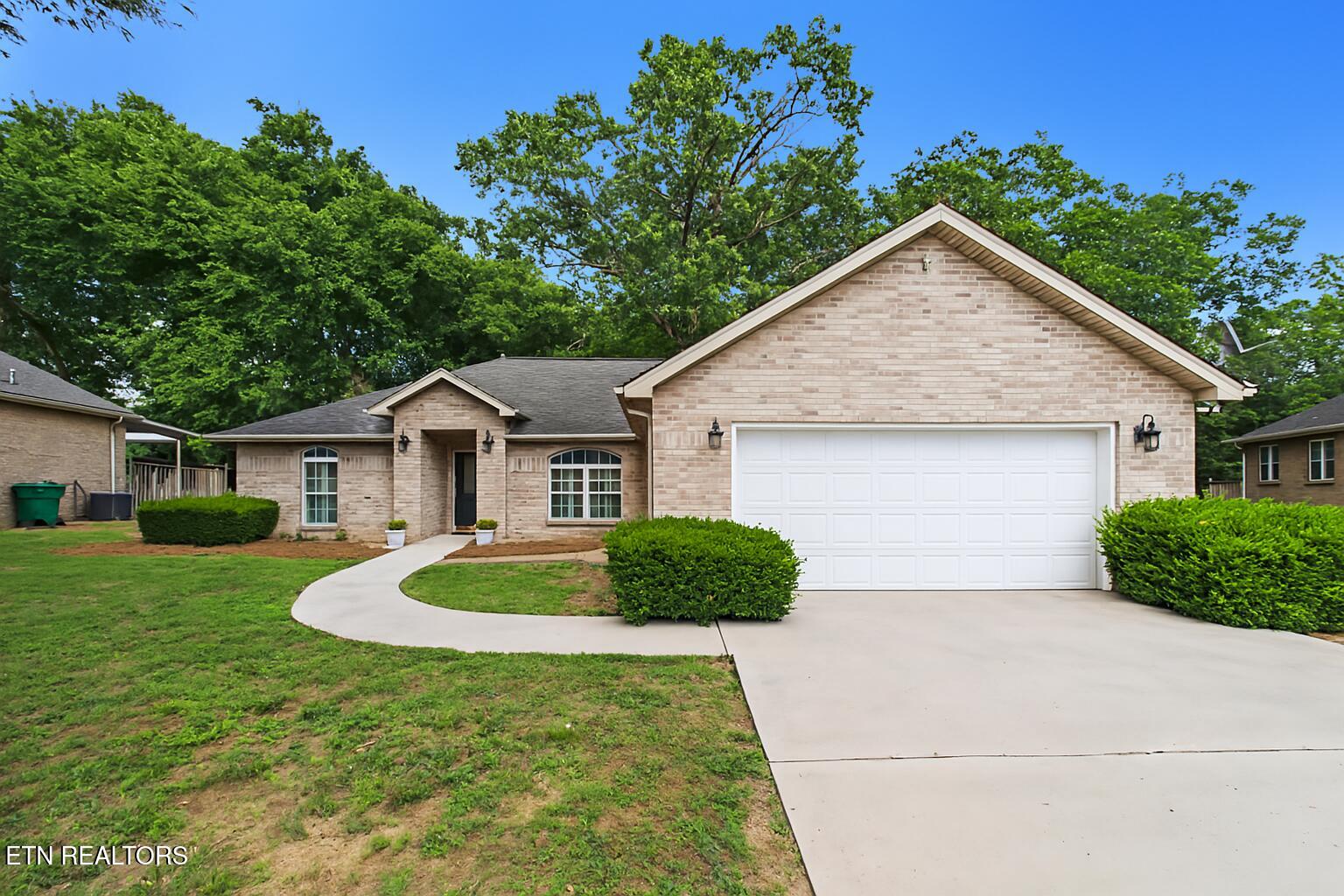 2541 Pendelton Drive Property Photo 1