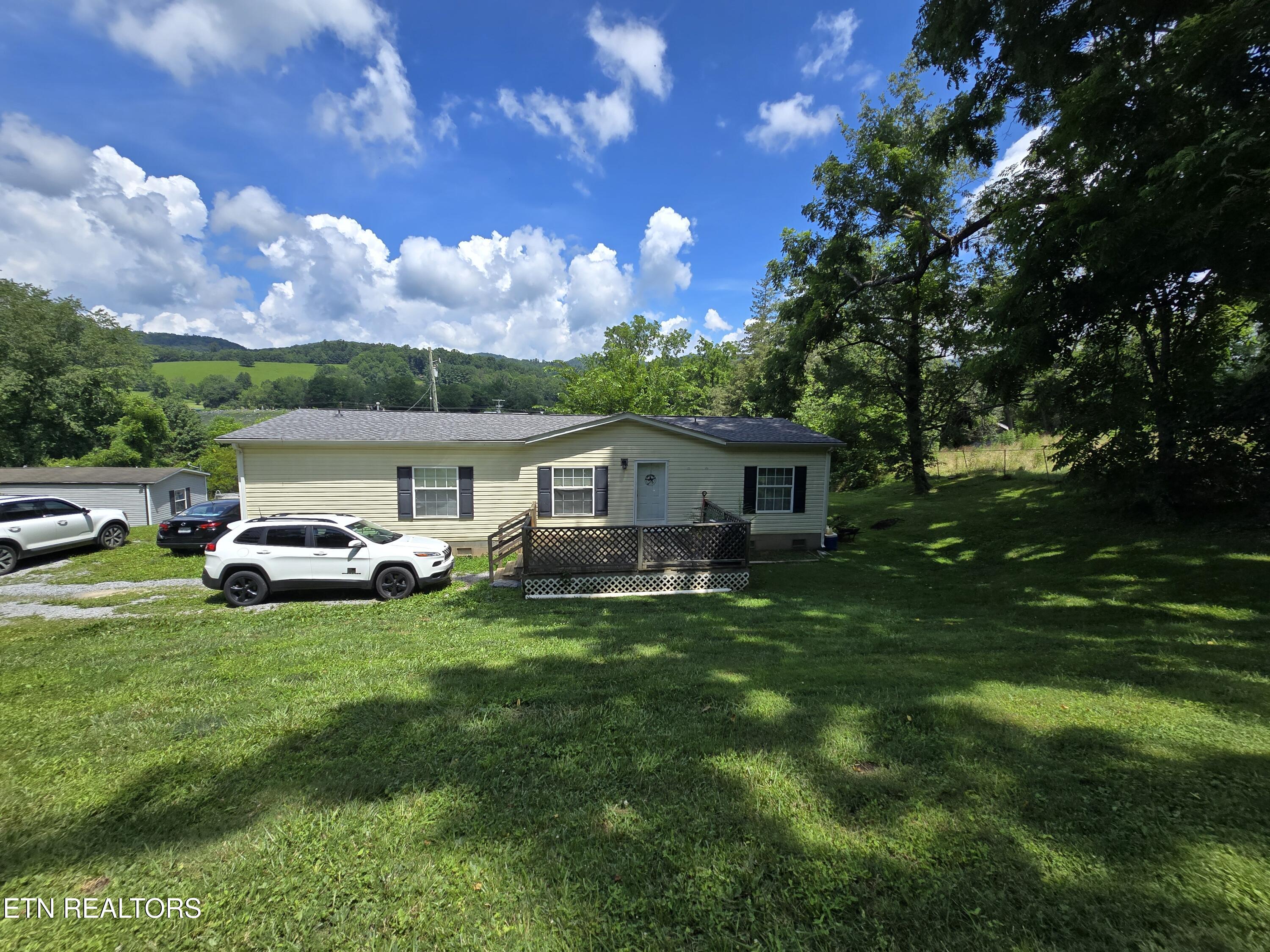 547 Chris Barney Rd Property Photo 1