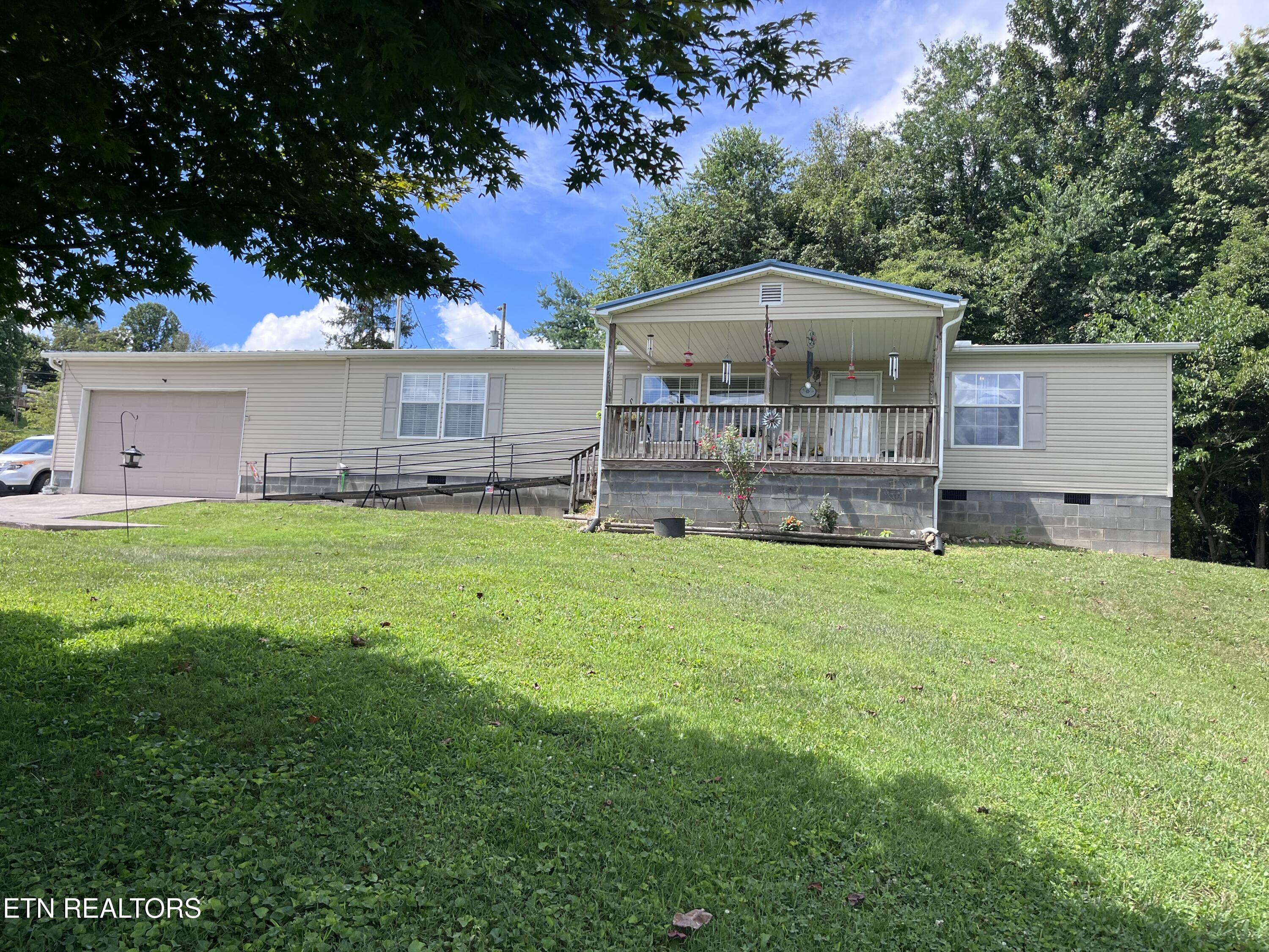 142 Lone Holly Lane Property Photo 1