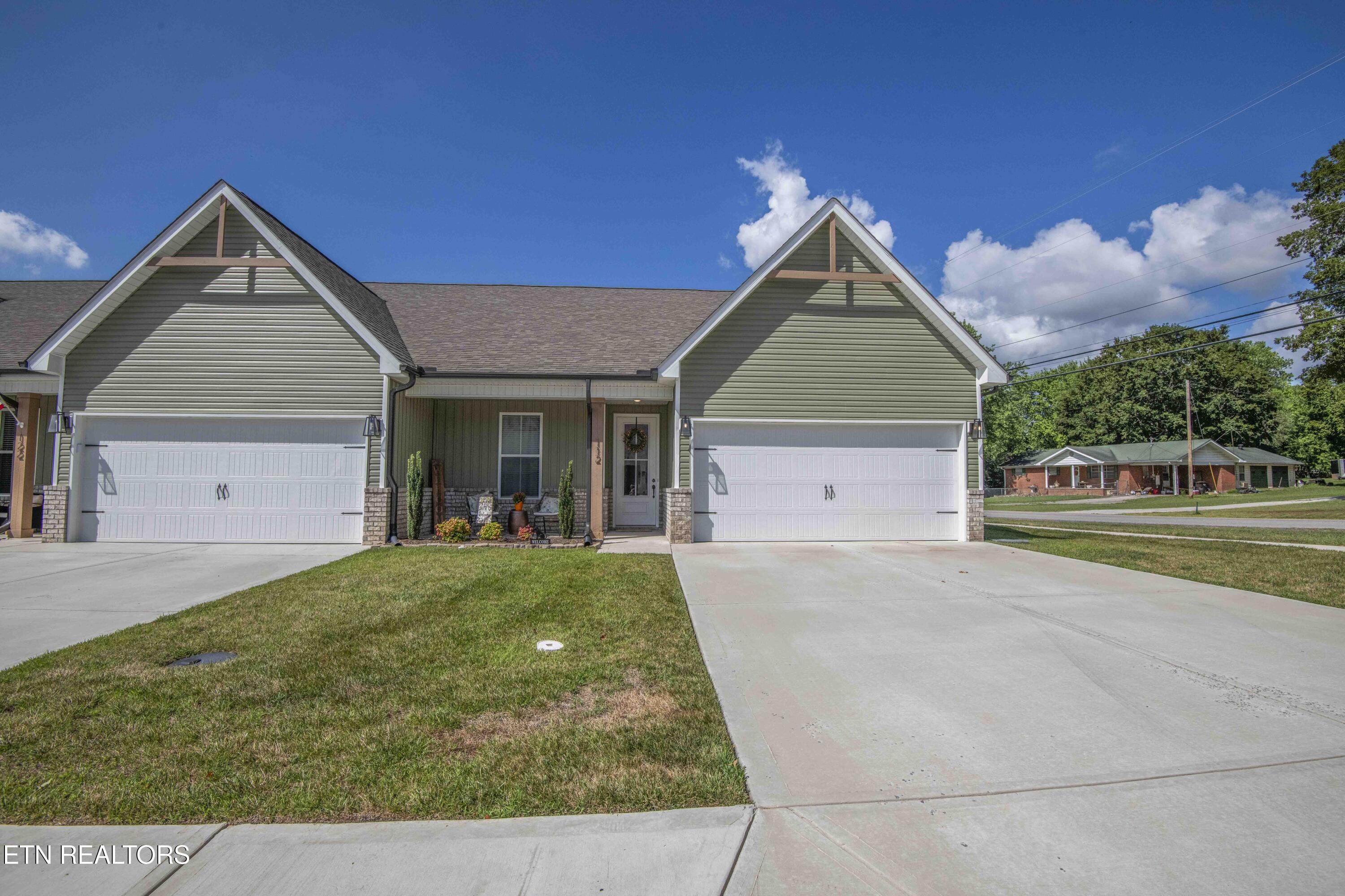 112 Elise Way