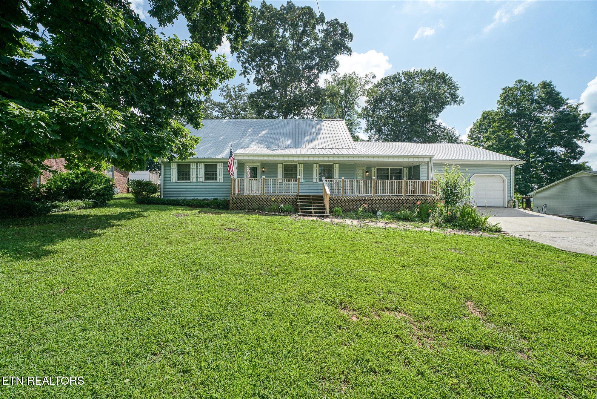 221 Magnolia Rd