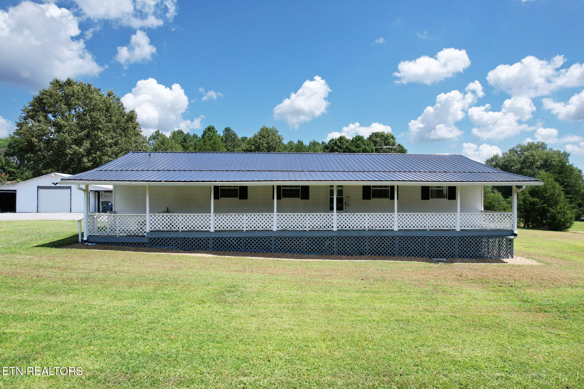 190 Nw Glensara Drive Property Photo 1