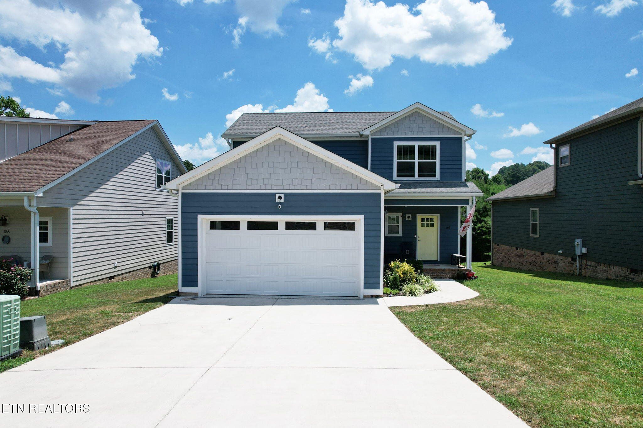 122 SW Winesap Way