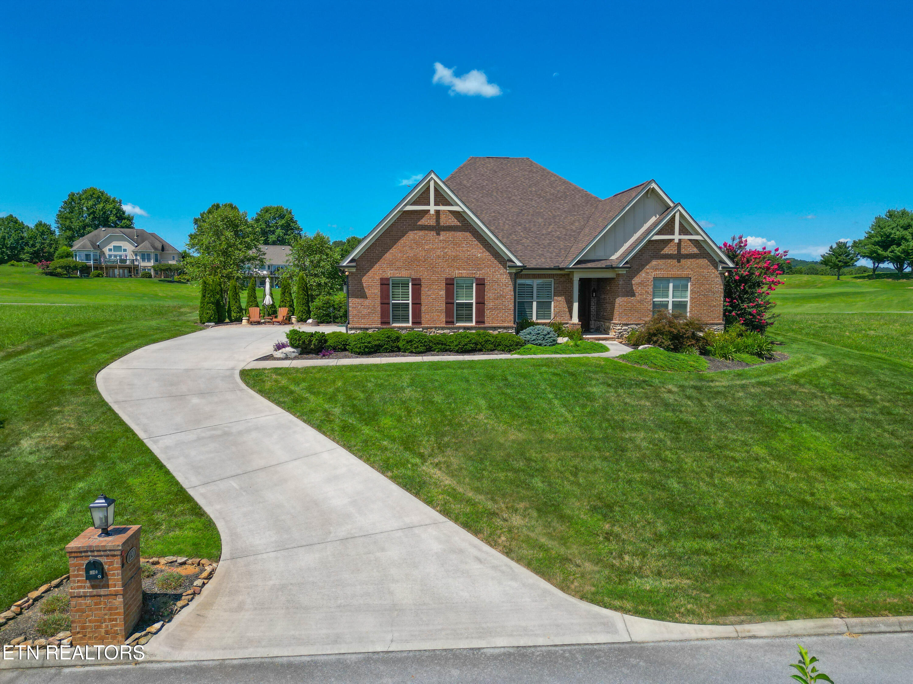 120 White Hawk Drive Property Photo 1