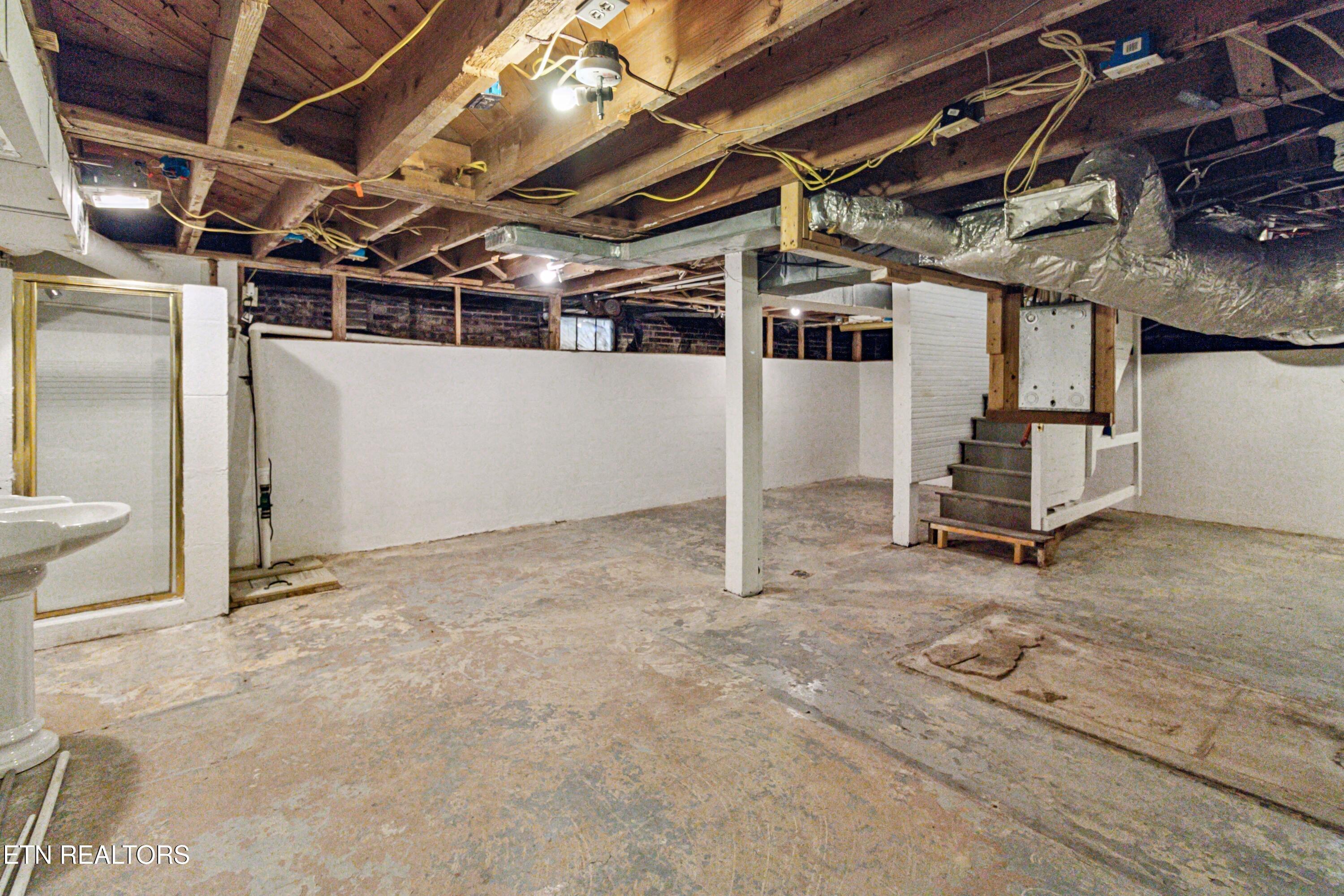 946 Poplar St Property Photo 20