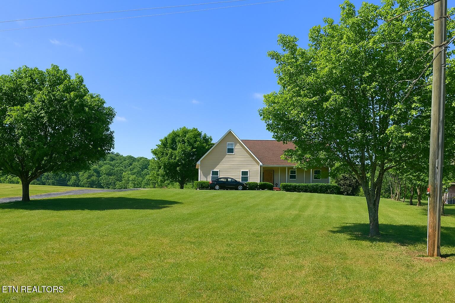 747 E Dumplin Valley Rd