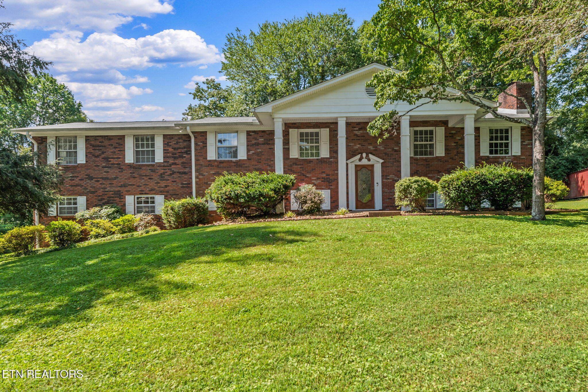 713 Skyline Drive Property Photo 1