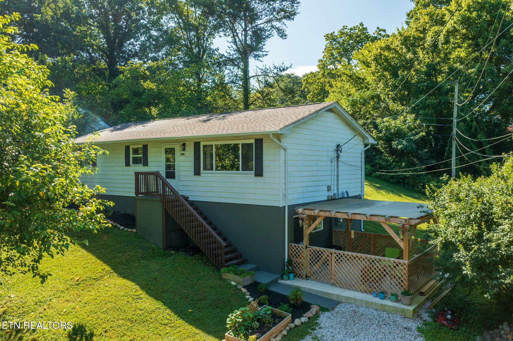 3316 Lay Ave Property Photo 1