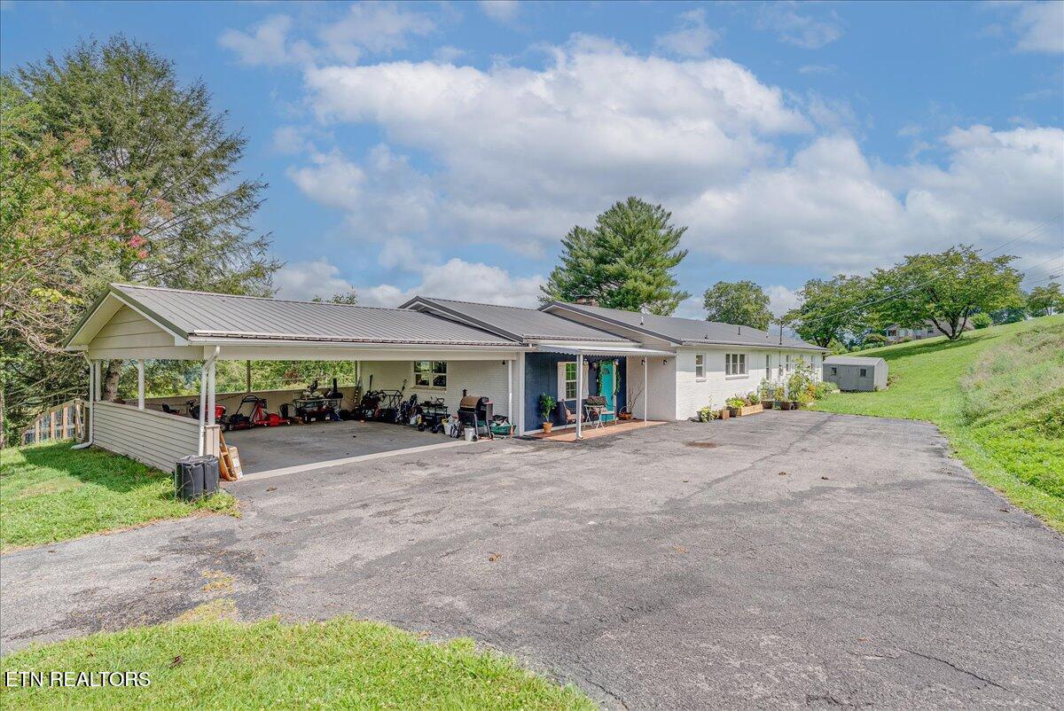 187 Oxford Circle Property Photo 1