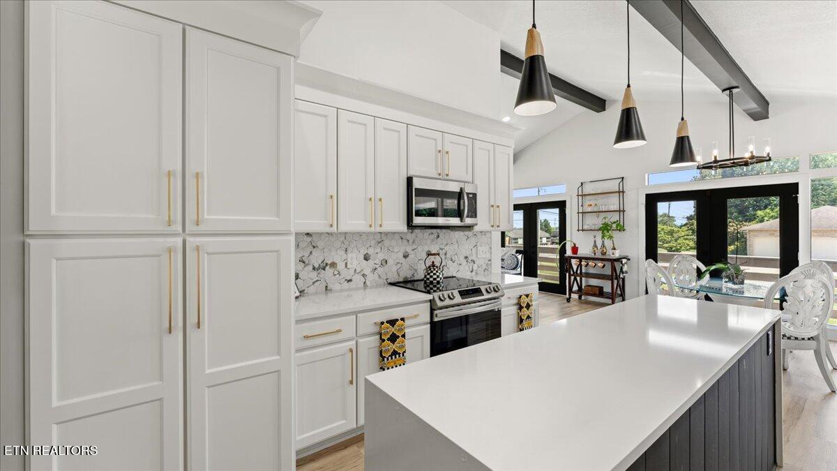 813 N Cedar Bluff Rd Property Photo 5