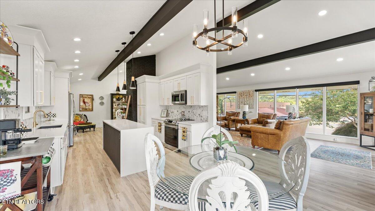 813 N Cedar Bluff Rd Property Photo 9