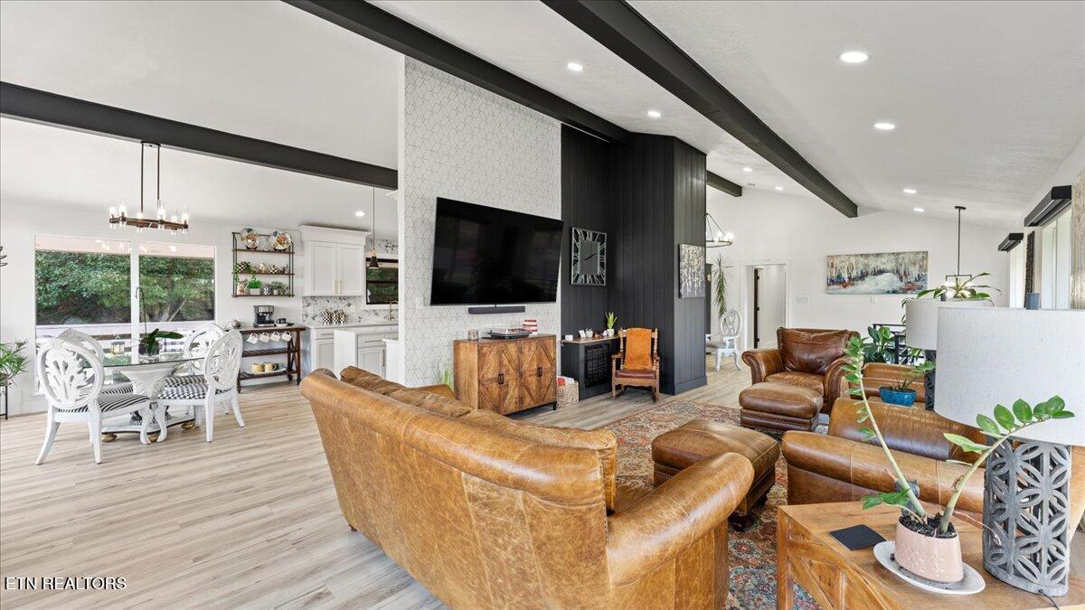 813 N Cedar Bluff Rd Property Photo 11