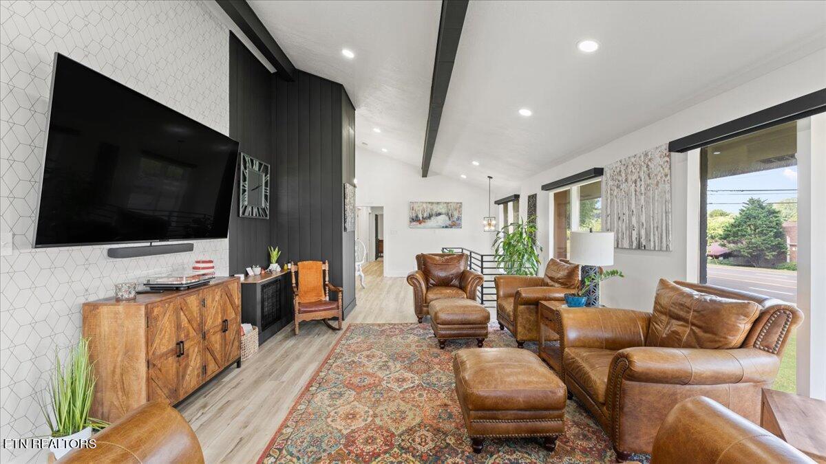 813 N Cedar Bluff Rd Property Photo 12