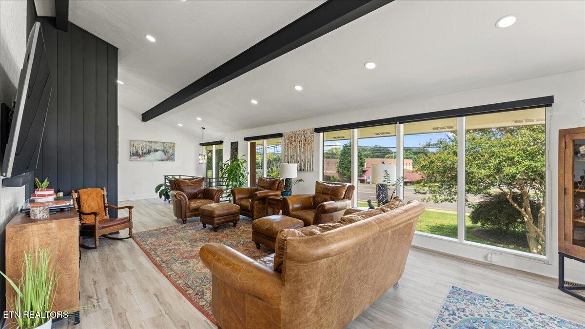 813 N Cedar Bluff Rd Property Photo 13