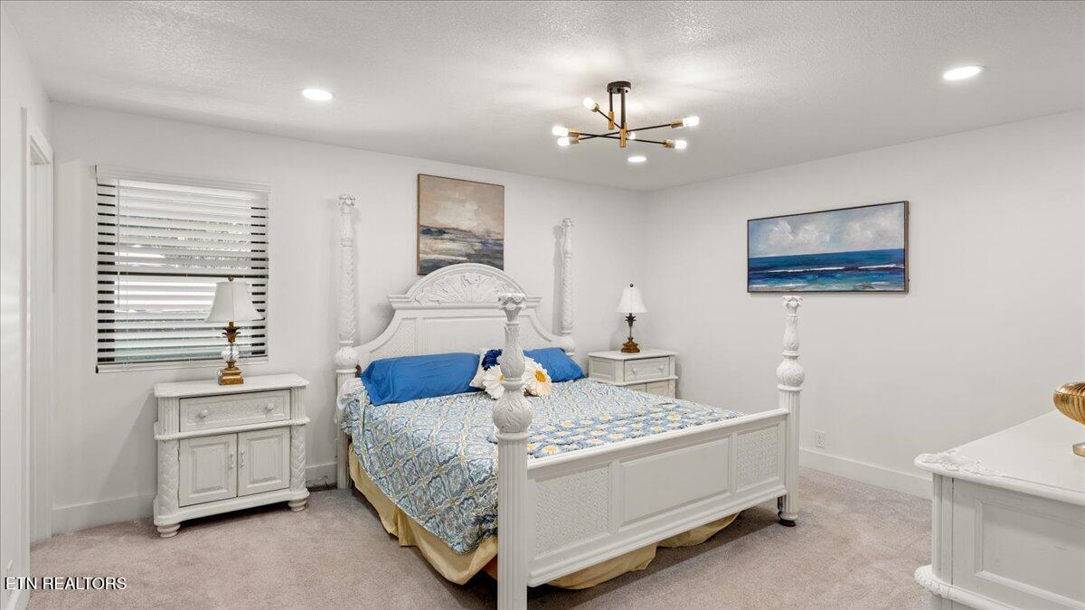 813 N Cedar Bluff Rd Property Photo 17