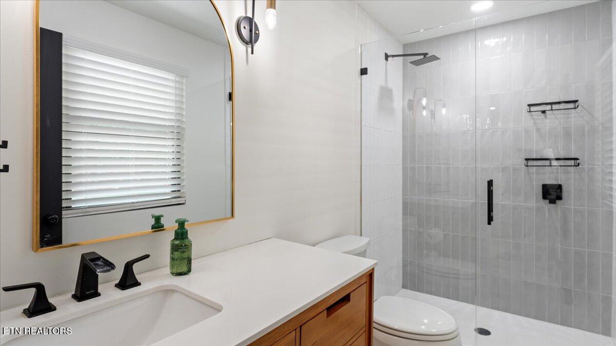 813 N Cedar Bluff Rd Property Photo 20