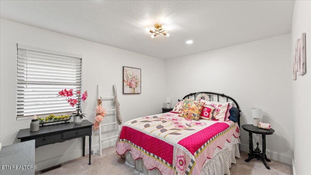 813 N Cedar Bluff Rd Property Photo 22